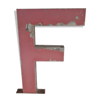 Lettre F en fer vintage