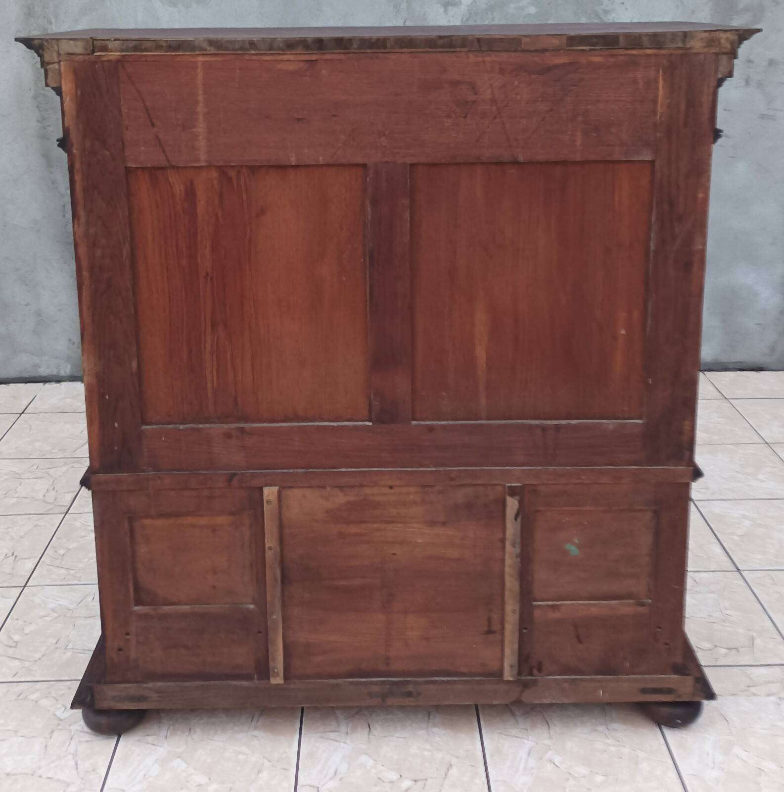 Meuble crédence Renaissance en noyer 19ème