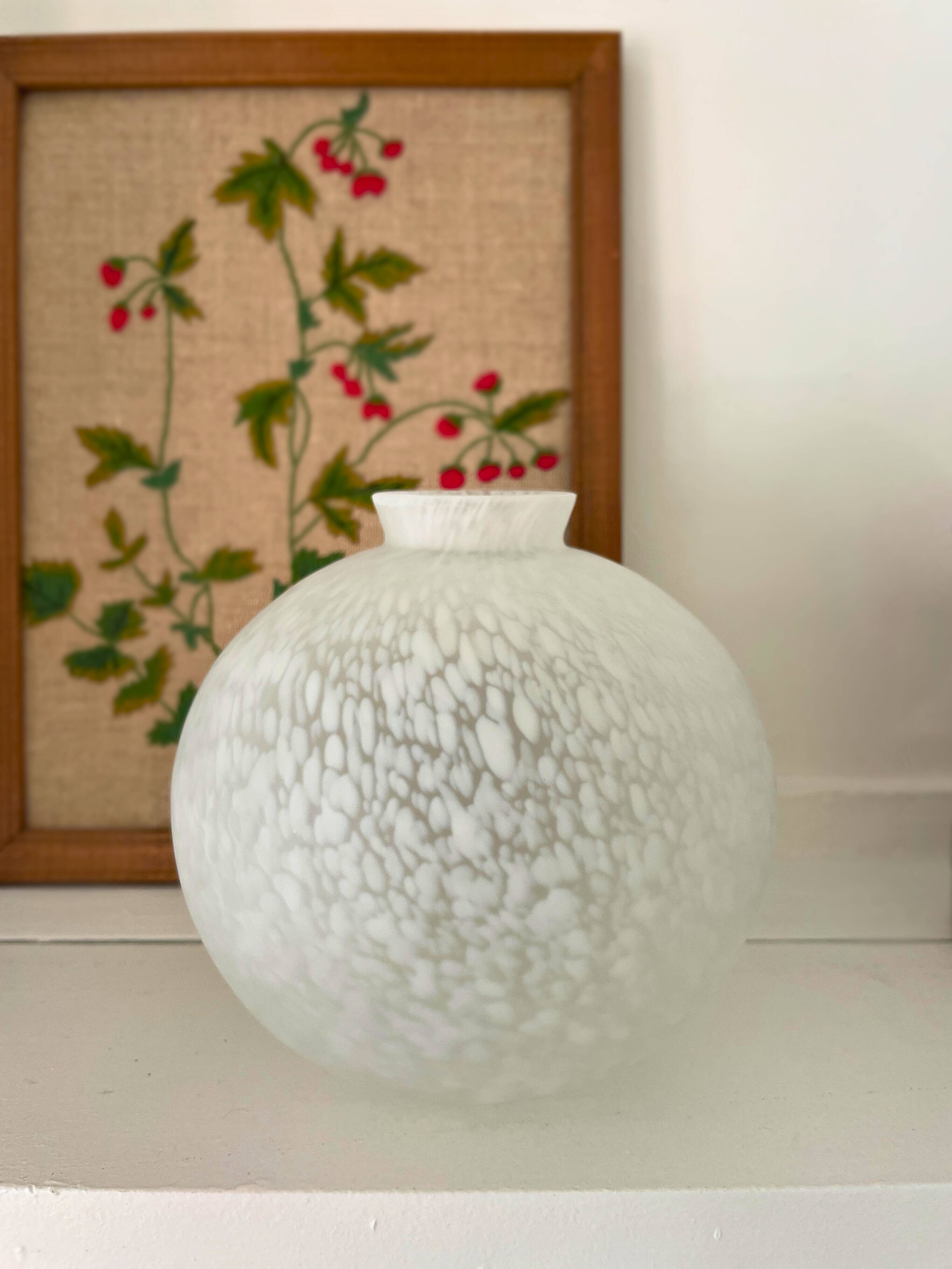 Speckled ball glass vase