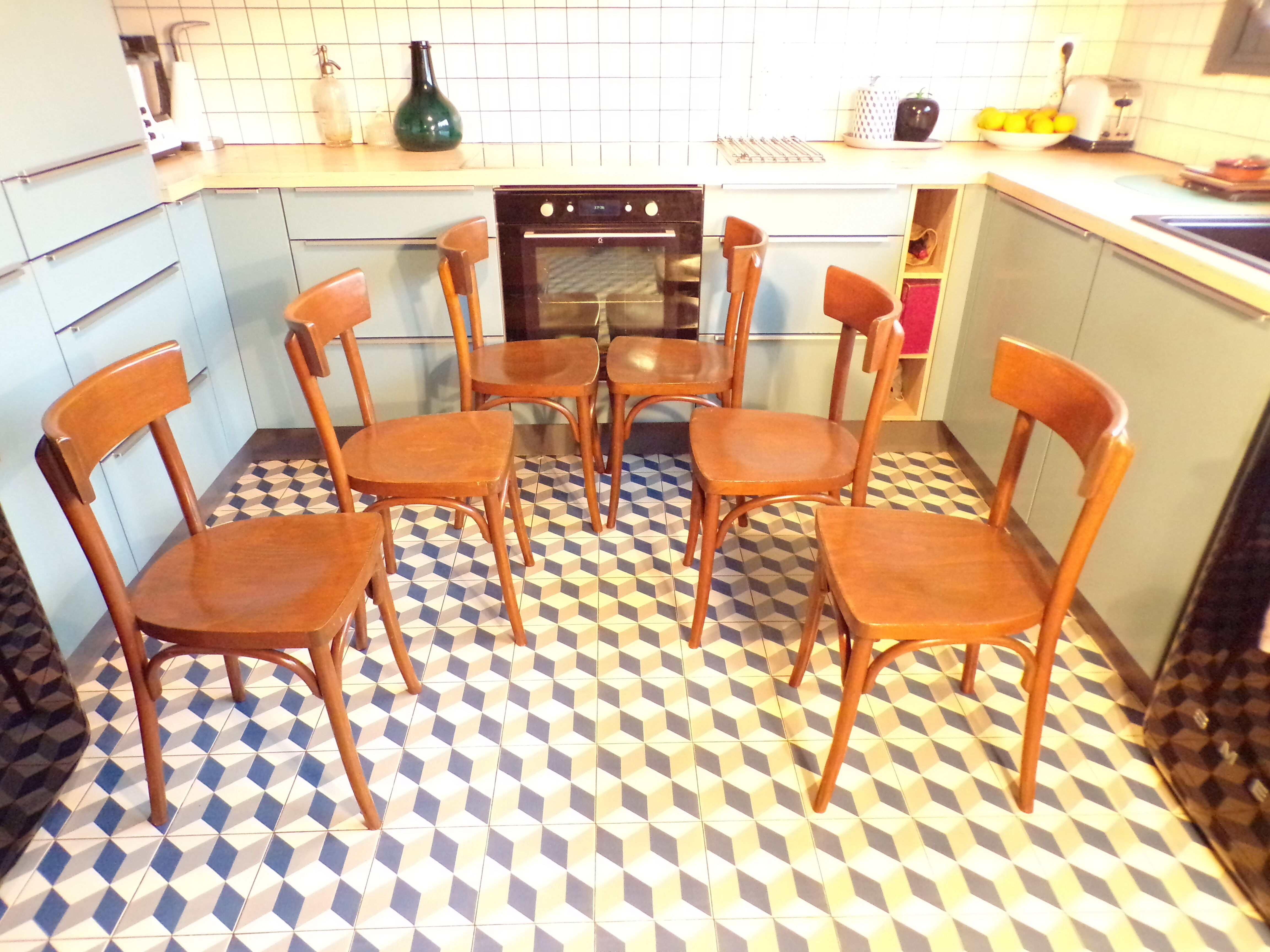 Suite 6 wooden bistro chairs