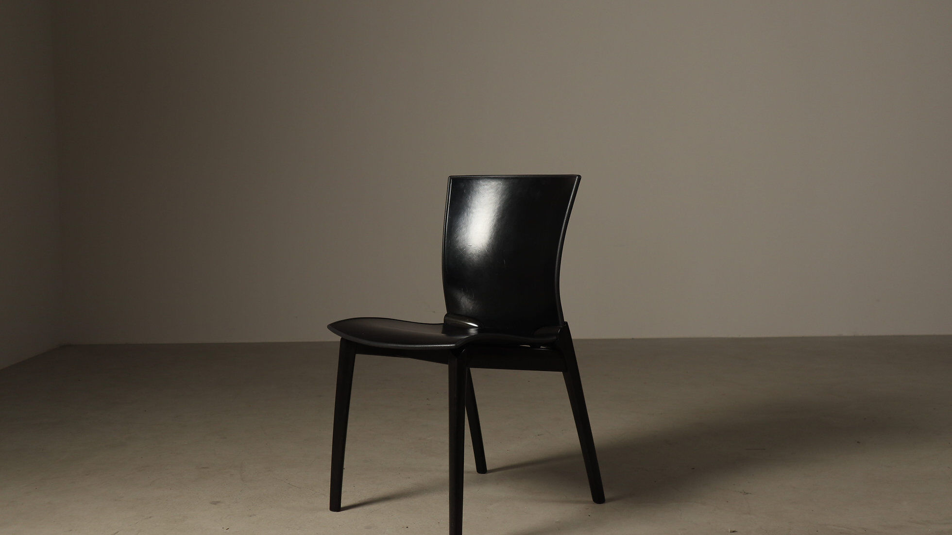 7 chaises Cos par Josep Lluscà pour Cassina, Italie, 1994