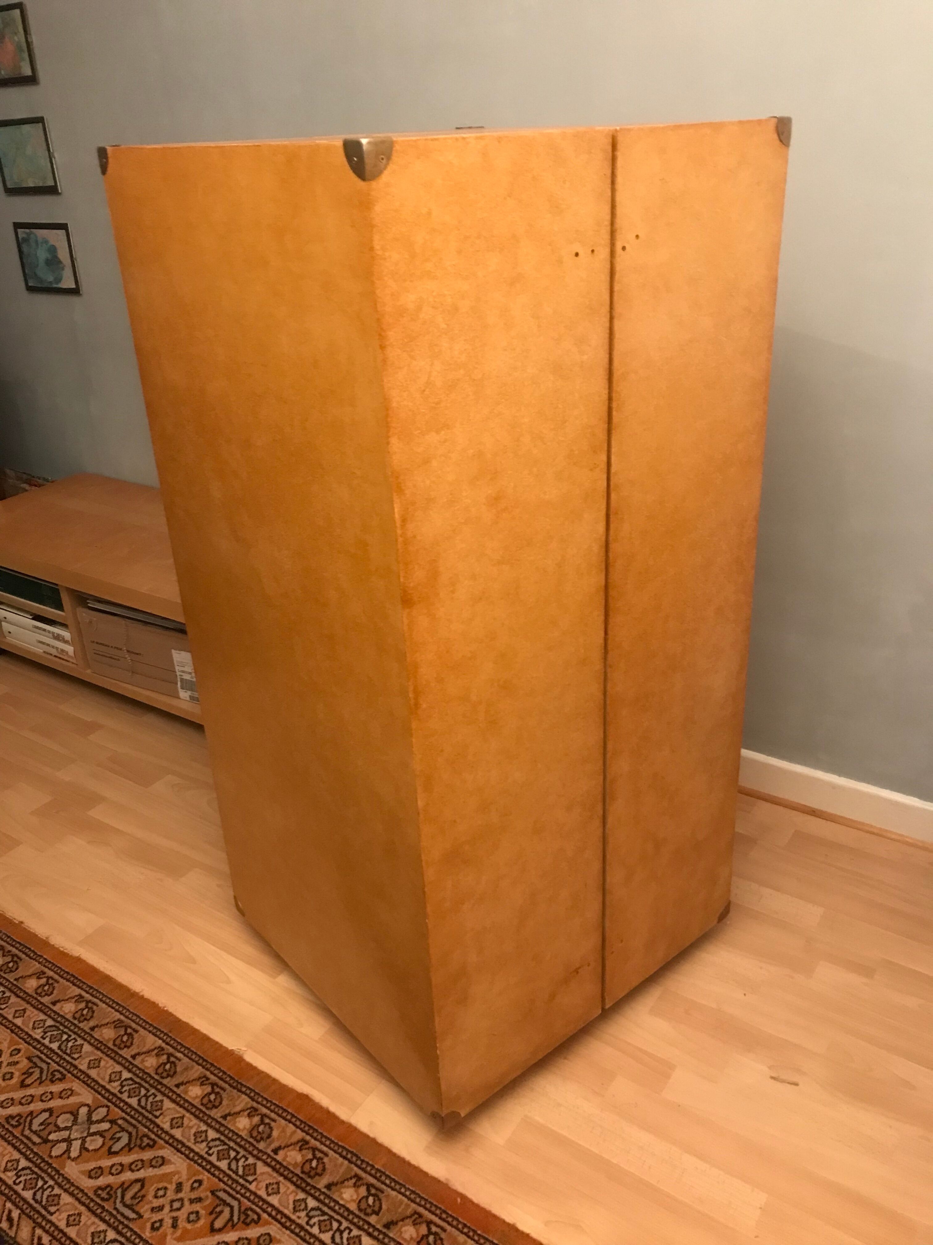 Trunk dressing room or office