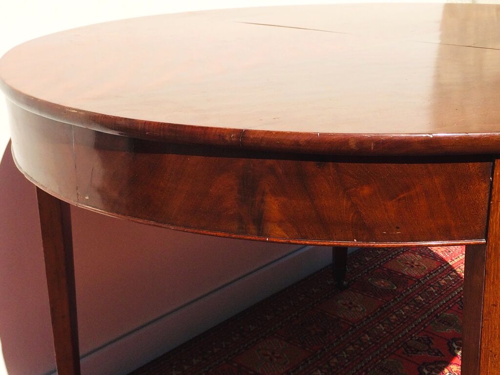 19th expandable empire table 4/6 p