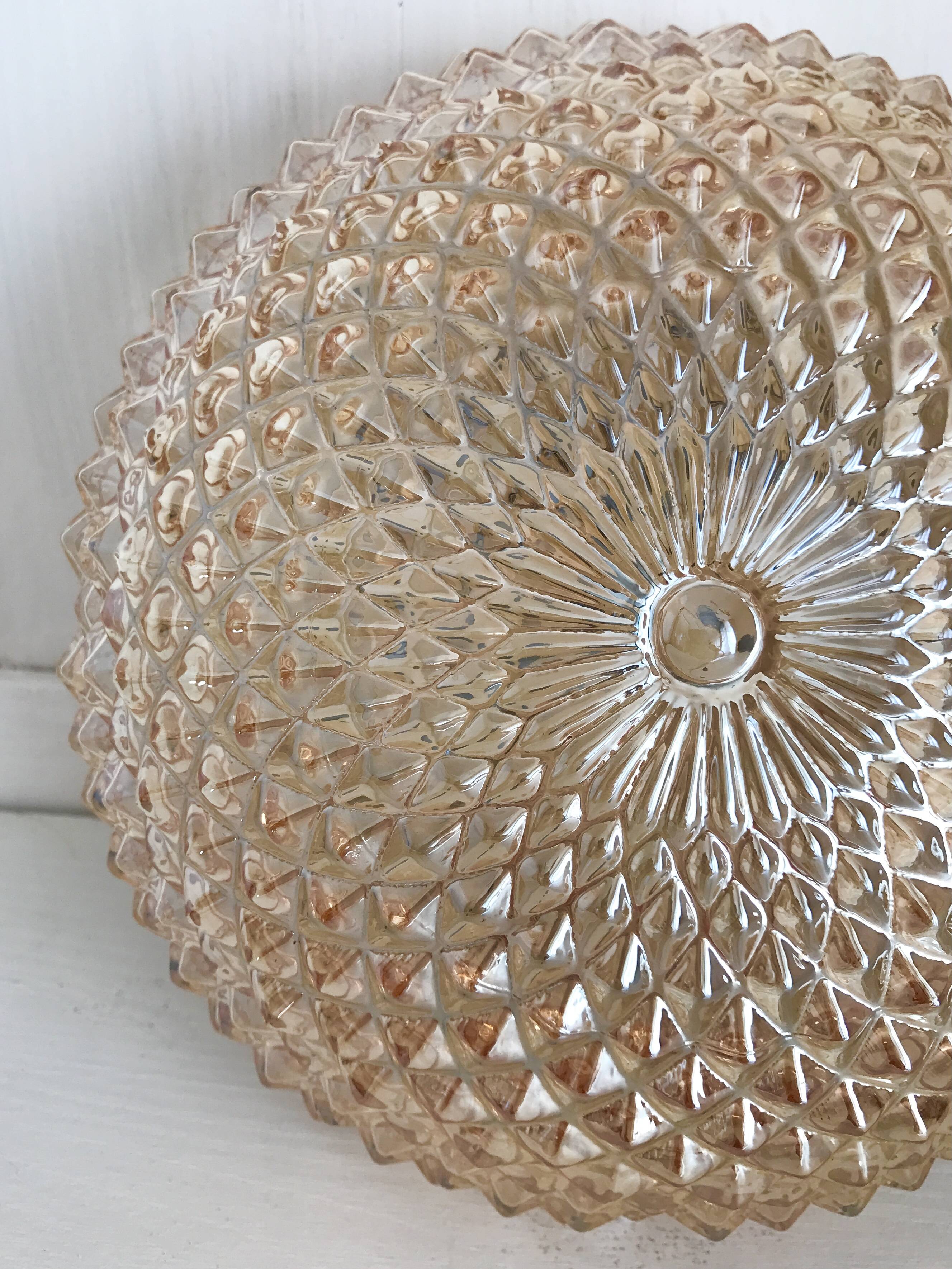 Round apricot-colored ceiling light, molded glass diamond tips ⌀ 20 cm