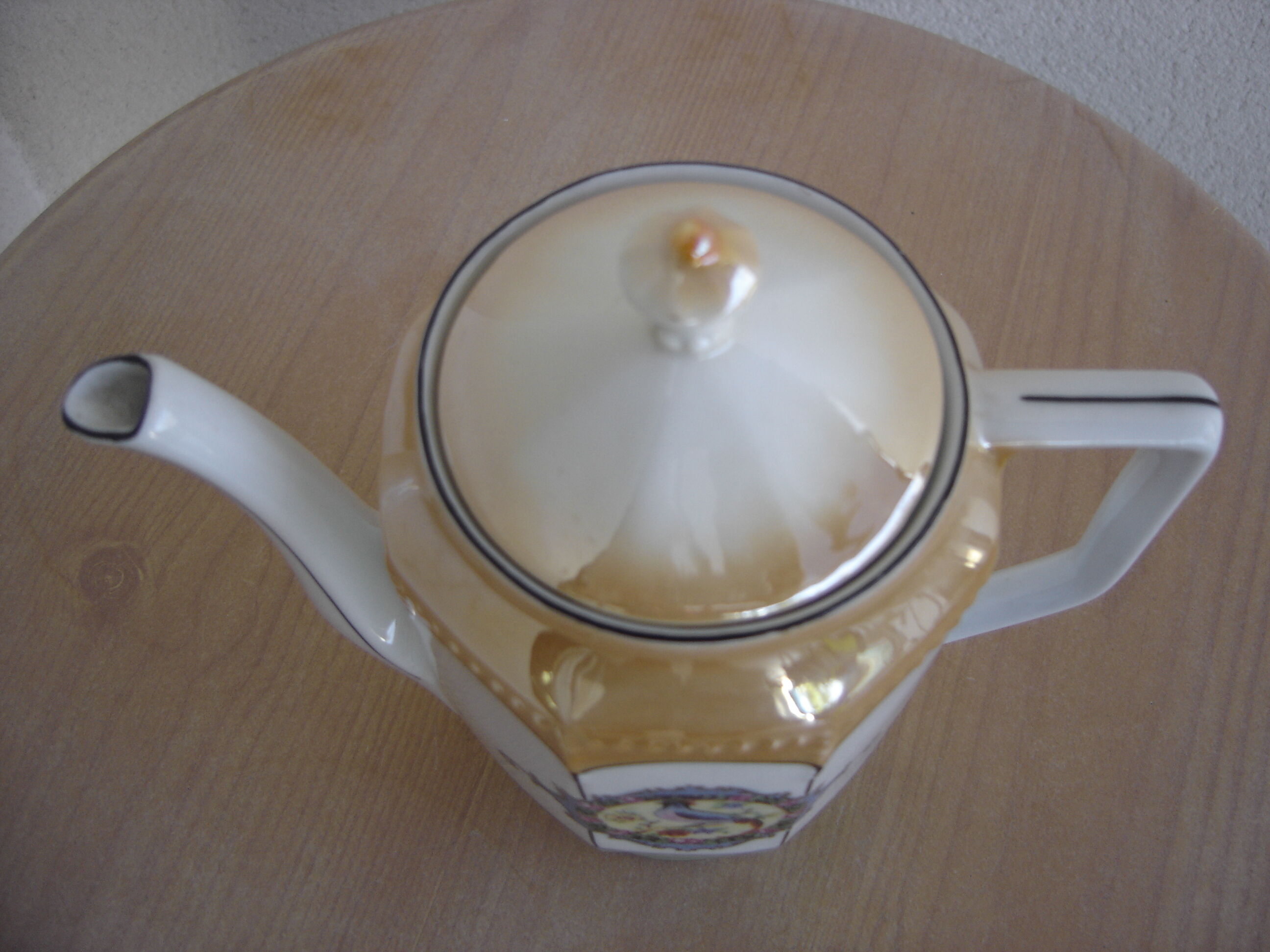 Fine porcelain coffee maker