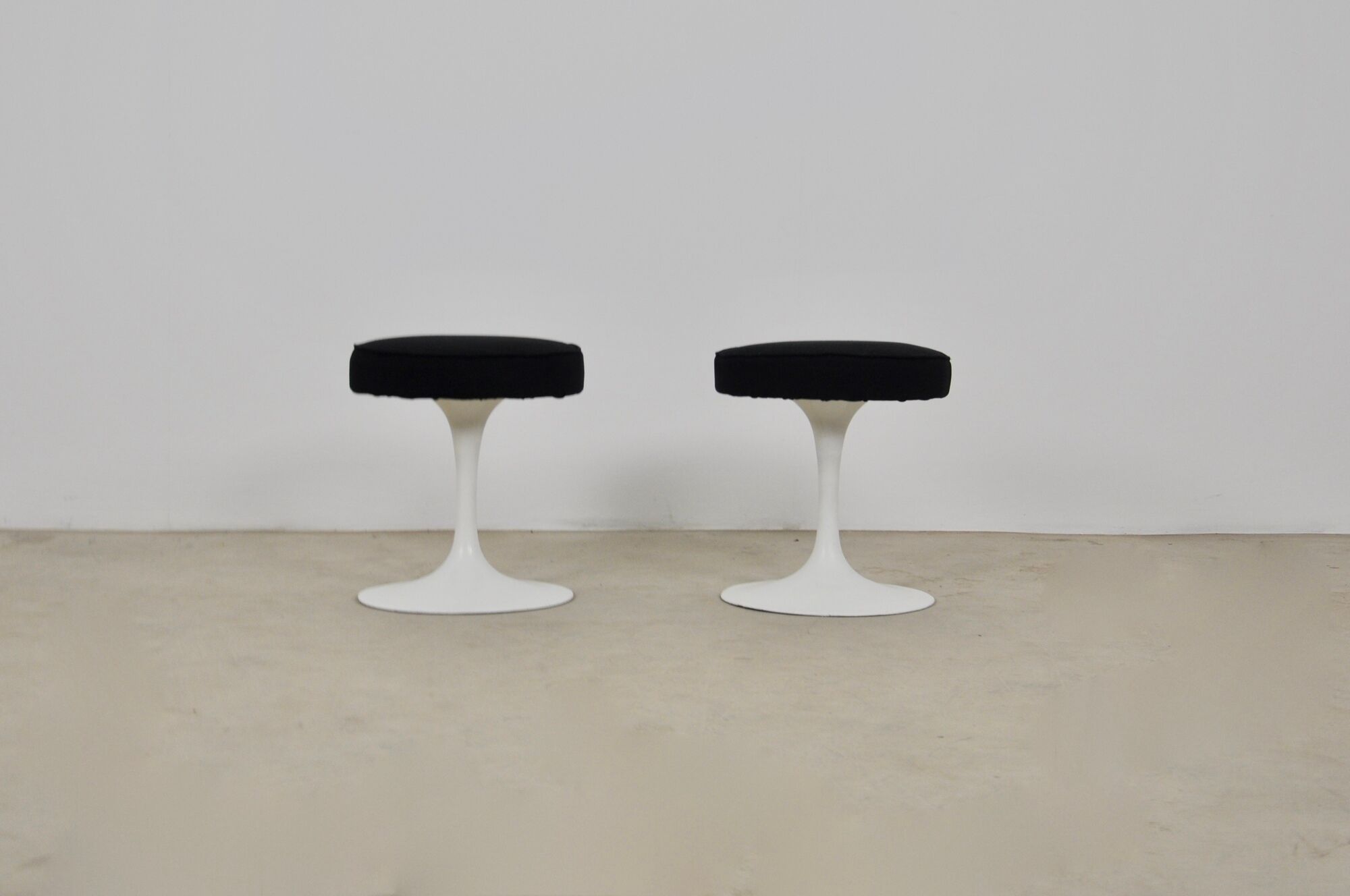 Tulip stools by Eero Saarinen for Knoll International, 1970