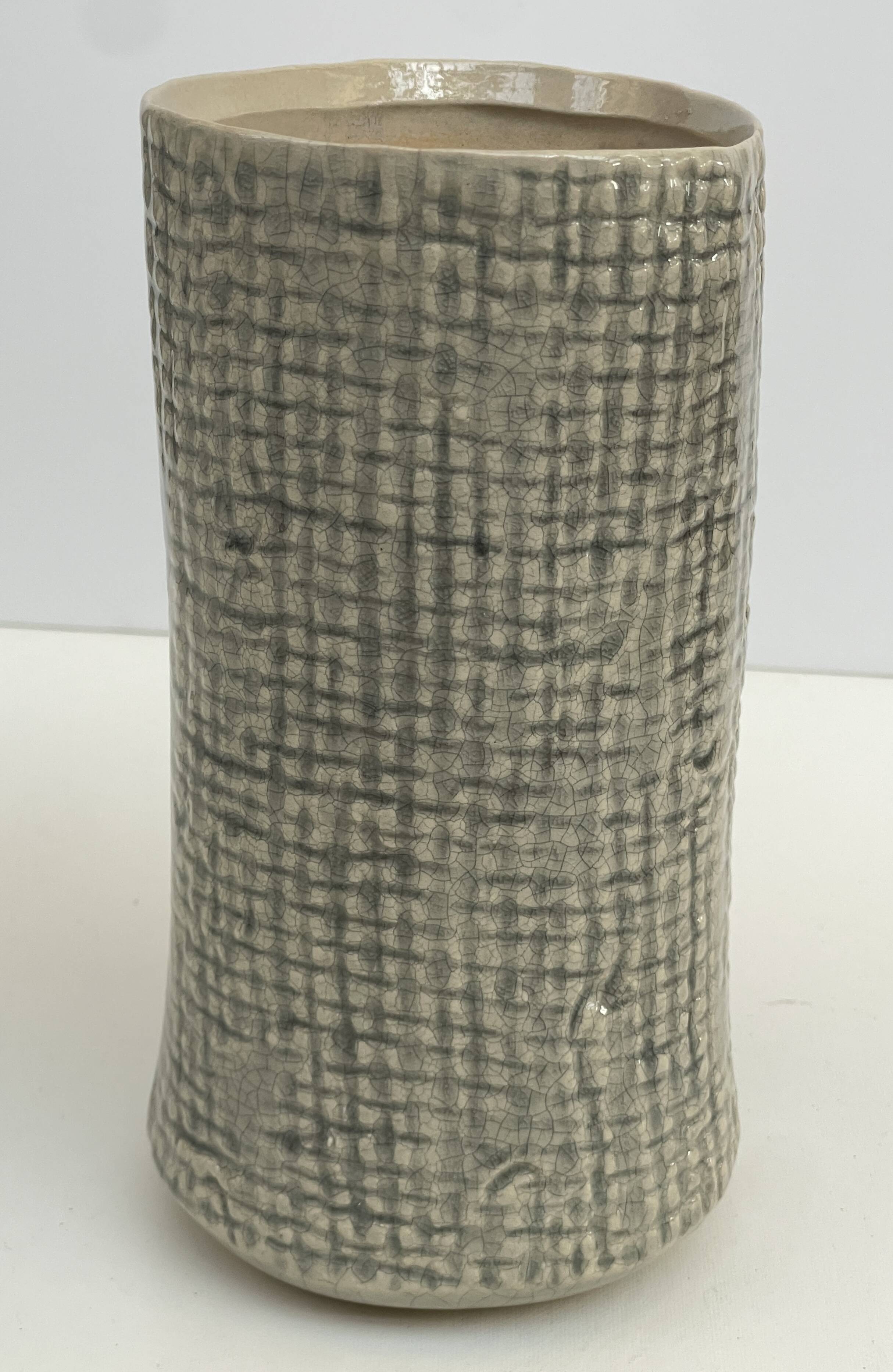 Textured artisanal vase – wabi-sabi / japandi ceramic