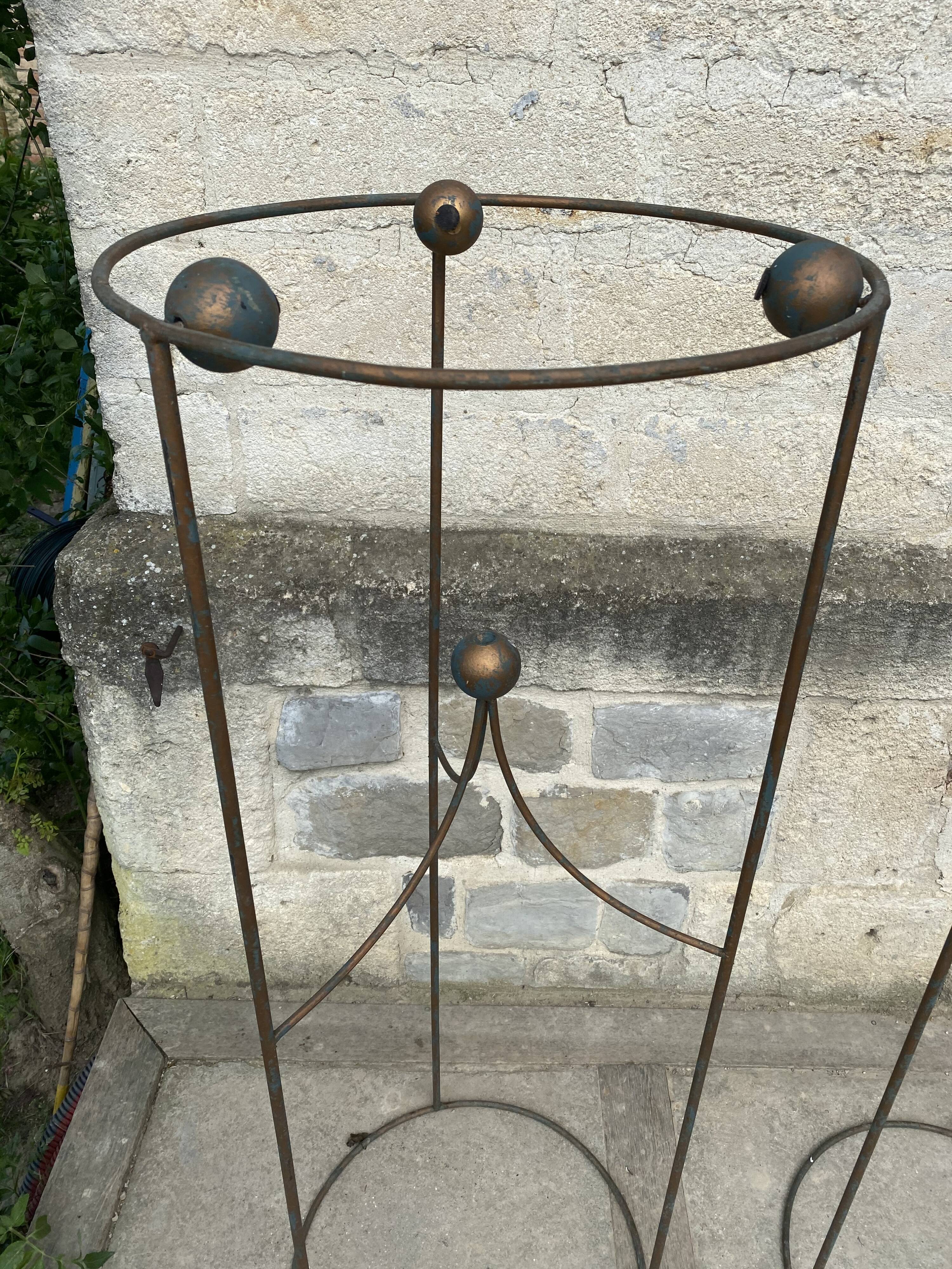 Pair of garden columns design