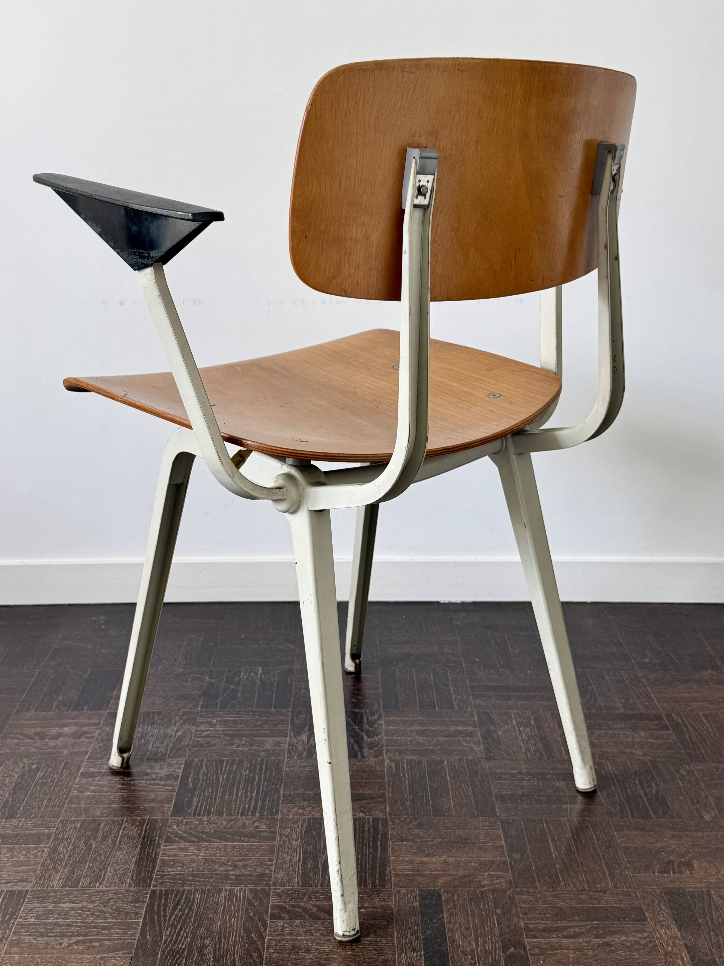 Vintage chair design Friso Kramer model Revolt with armrests