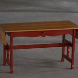 Scandinavian extendable table for writing or dining with a drawer, early 20th century.