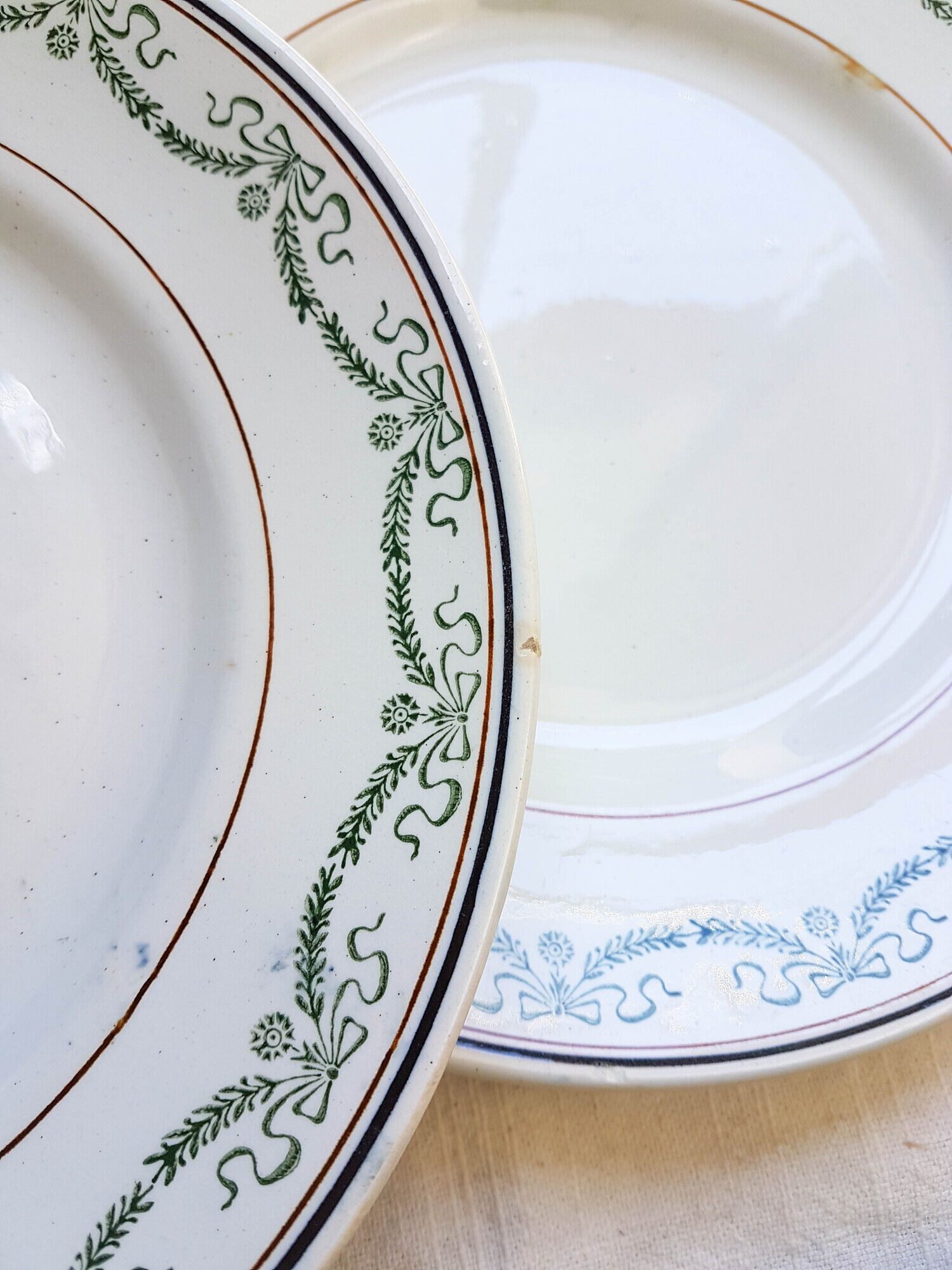 Set of 6 flat plates Saint Amand Blue white red Iron Earth