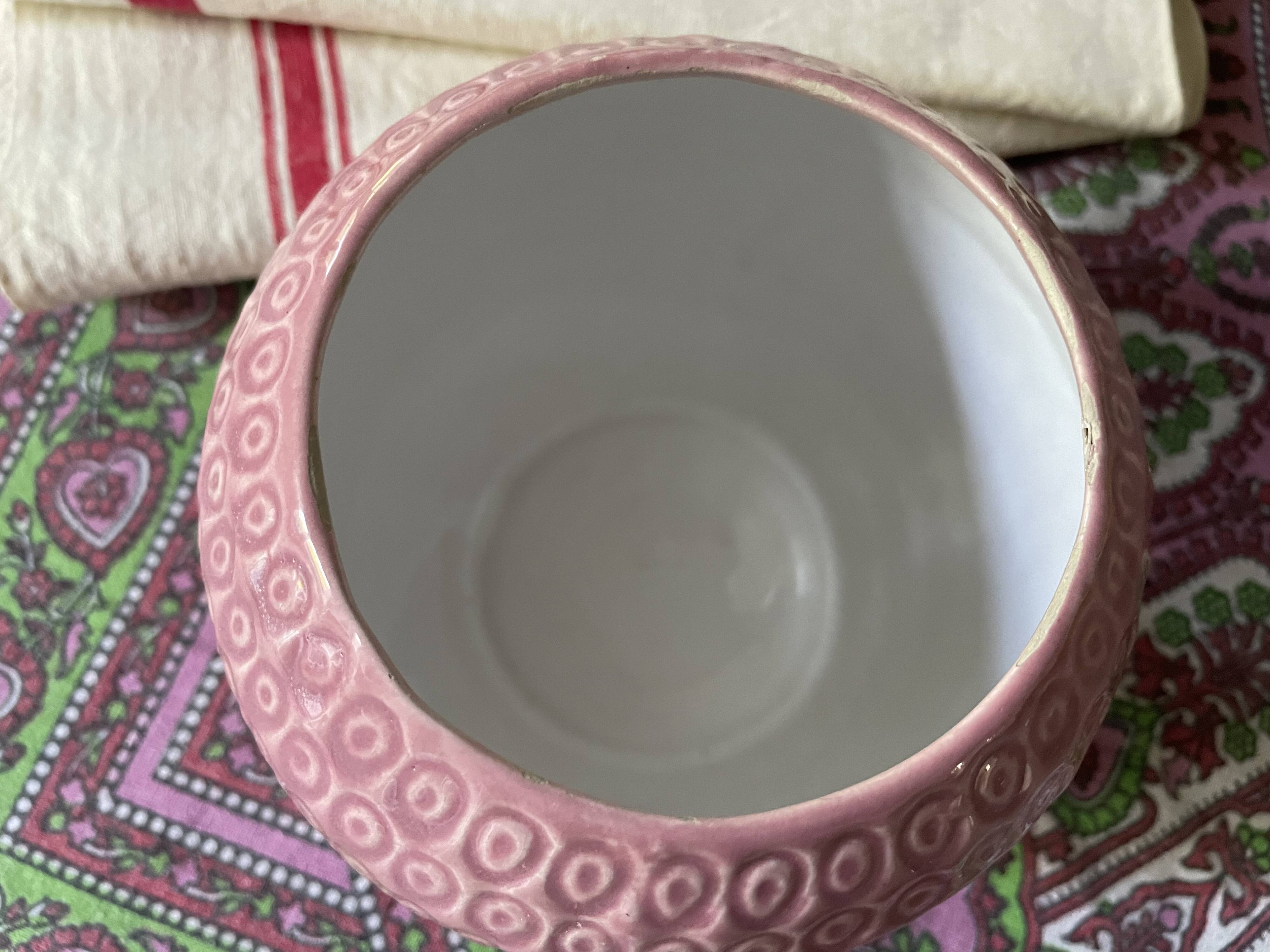 Pot céramique en forme de fraise