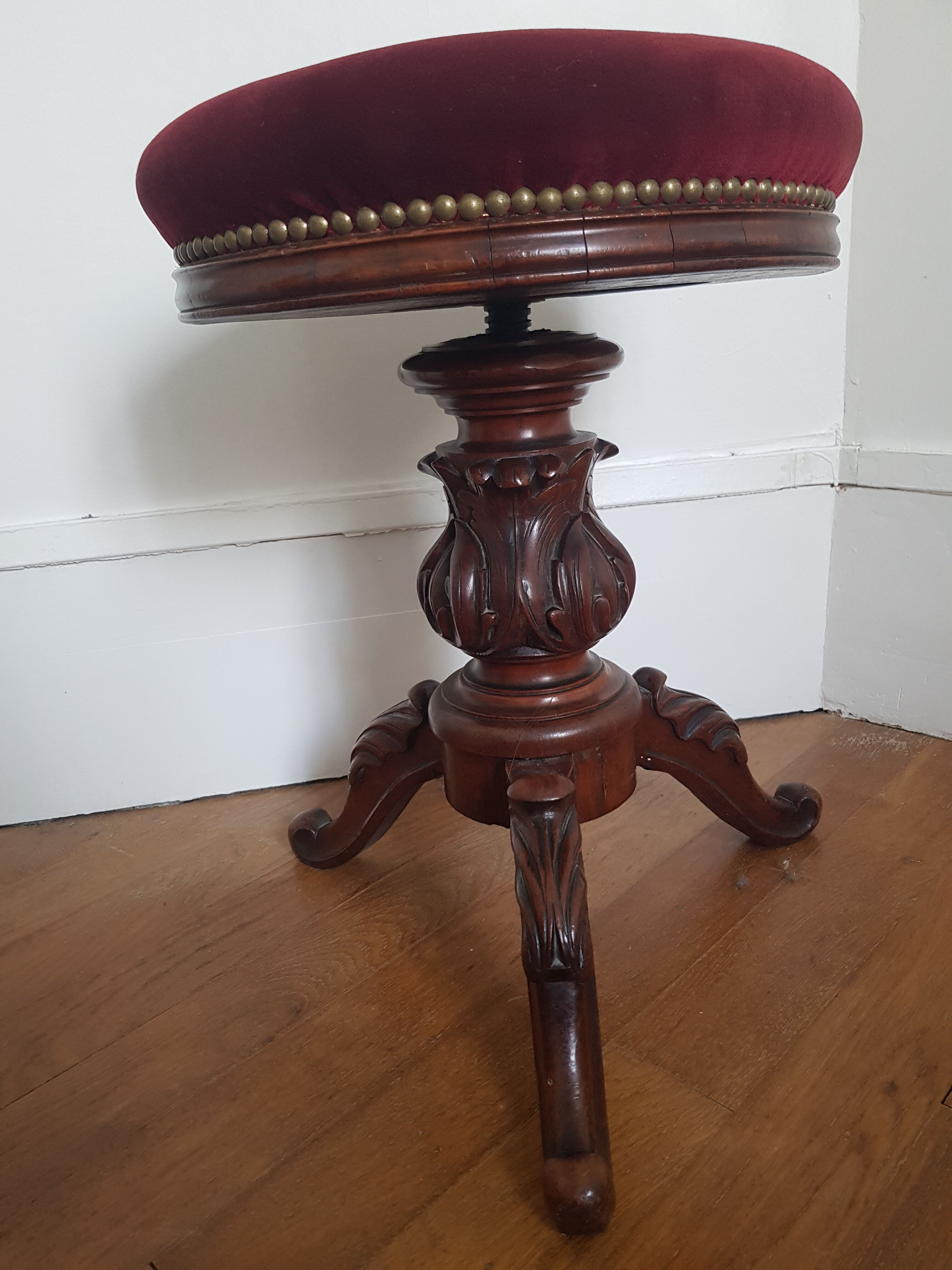 Piano stool