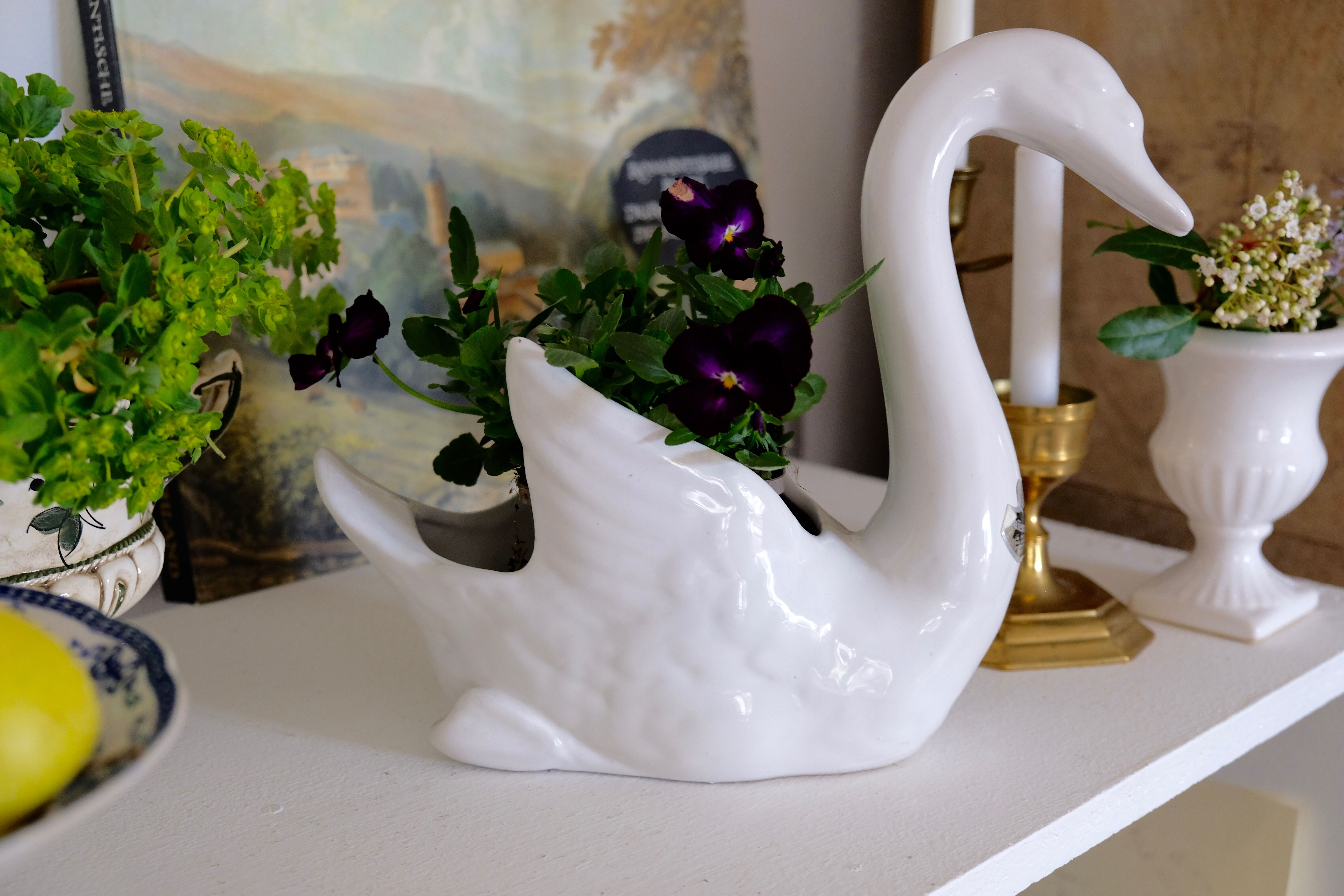 Swan pot cover "Faïence d'Art"