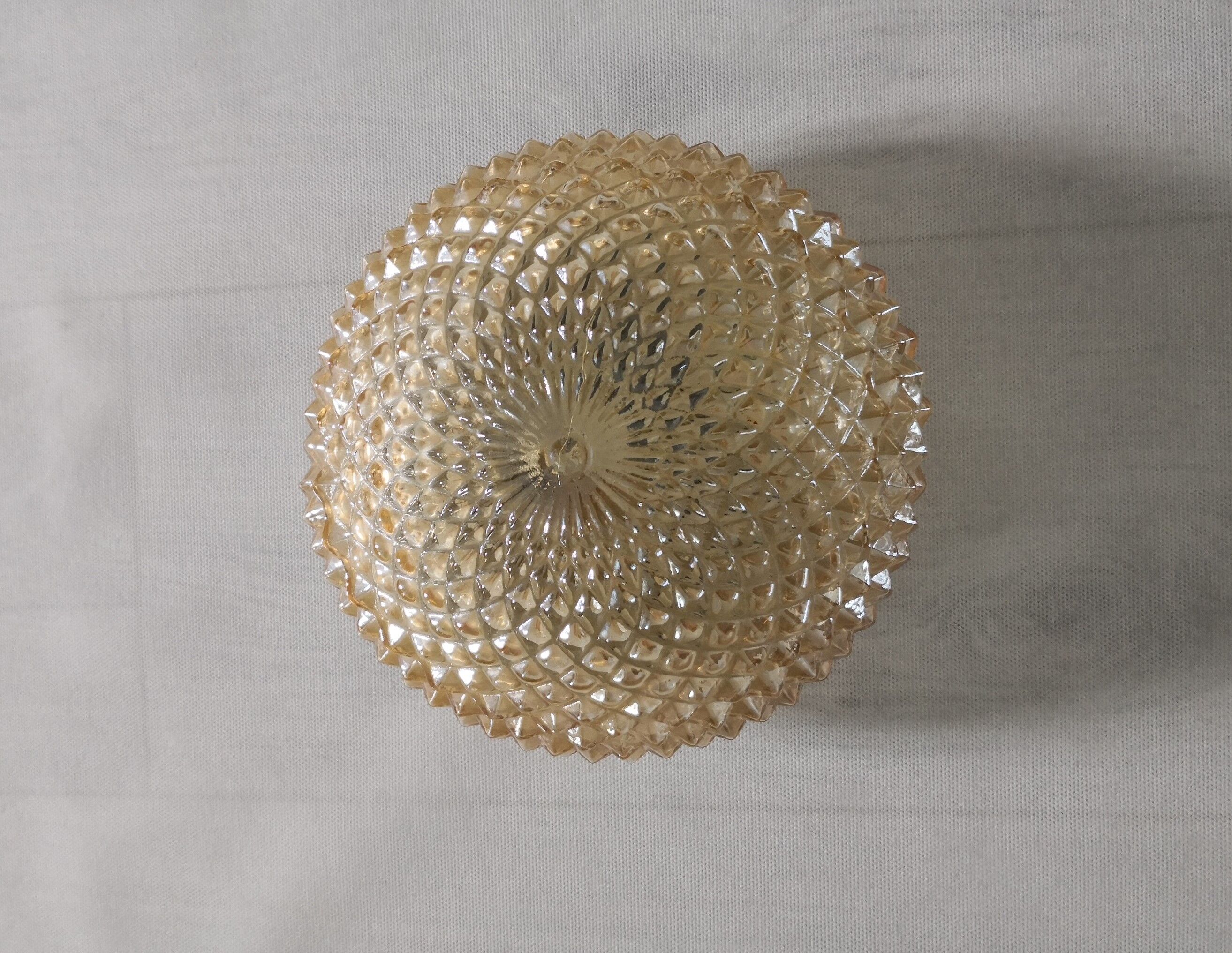Plafonnier en verre ambré