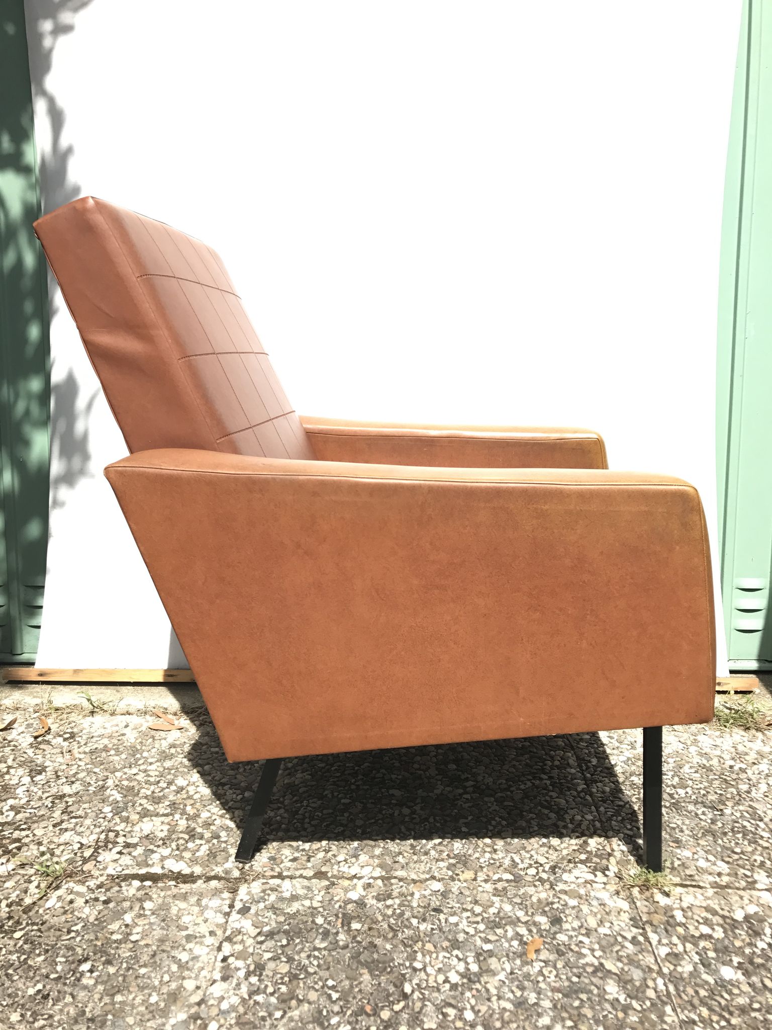 Ancient 70s brown black metal legs armchair wood vintage