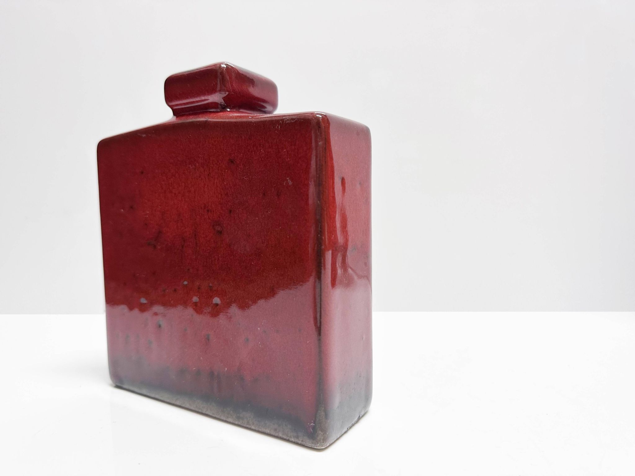 Suite de quatre vases céramique modernistes. Allemagne, années 60 et 70.