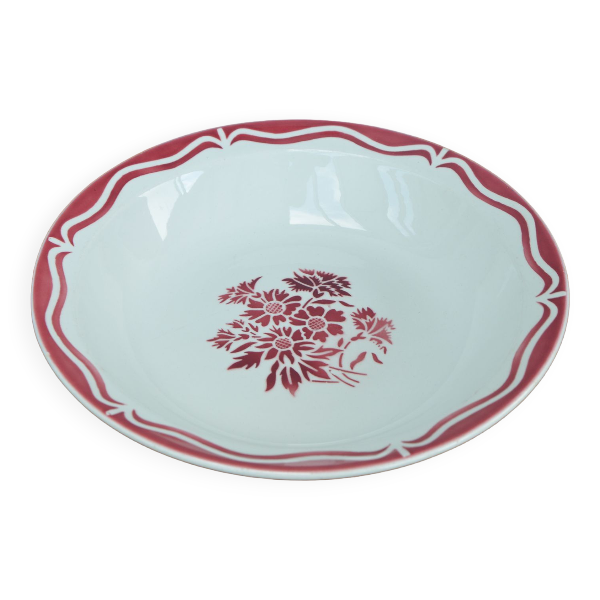 Sarregemines hollow serving dish from the Champêtre collection