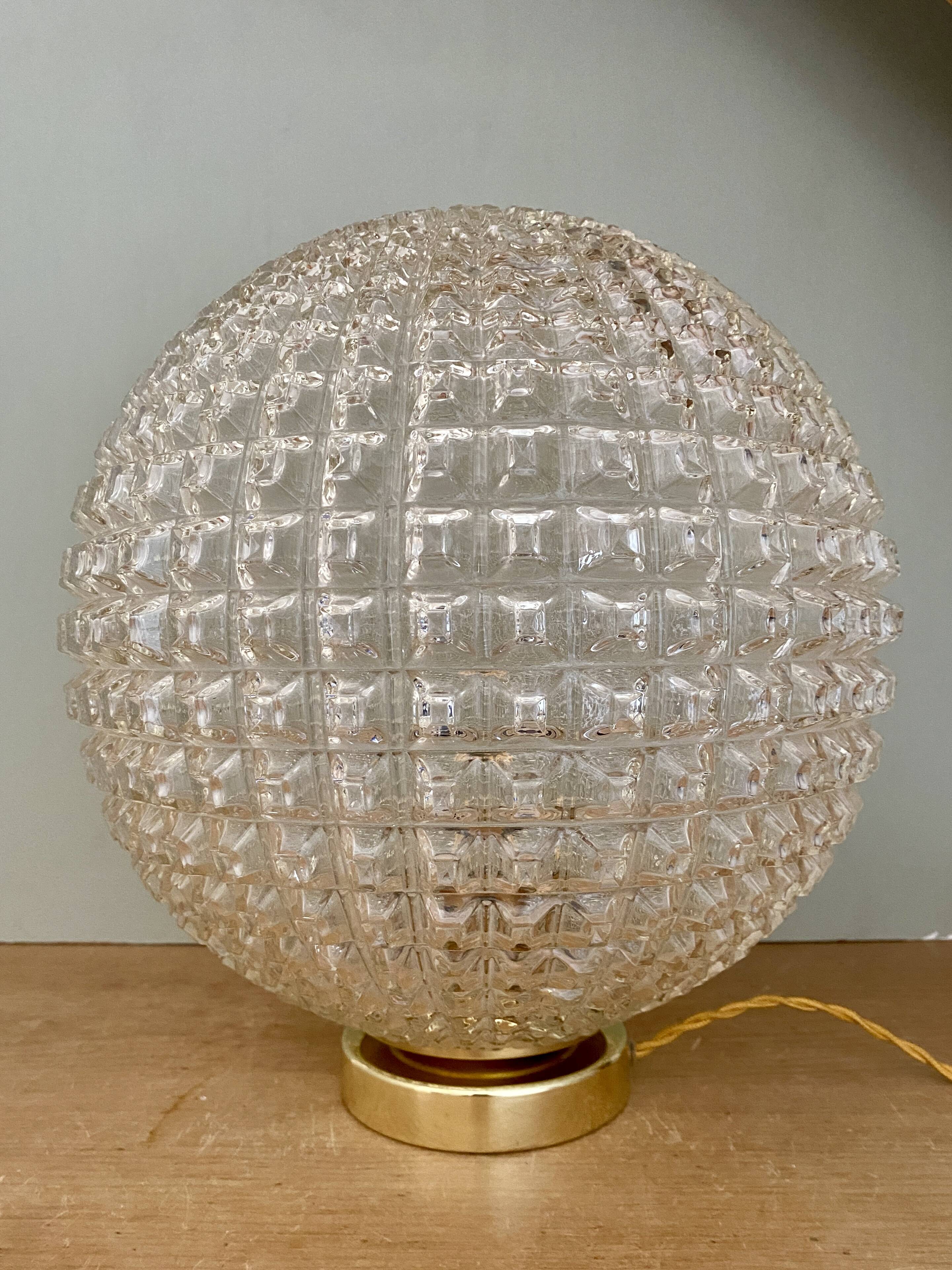 Lampe à poser globe vintage XXL en verre pointe de diamant