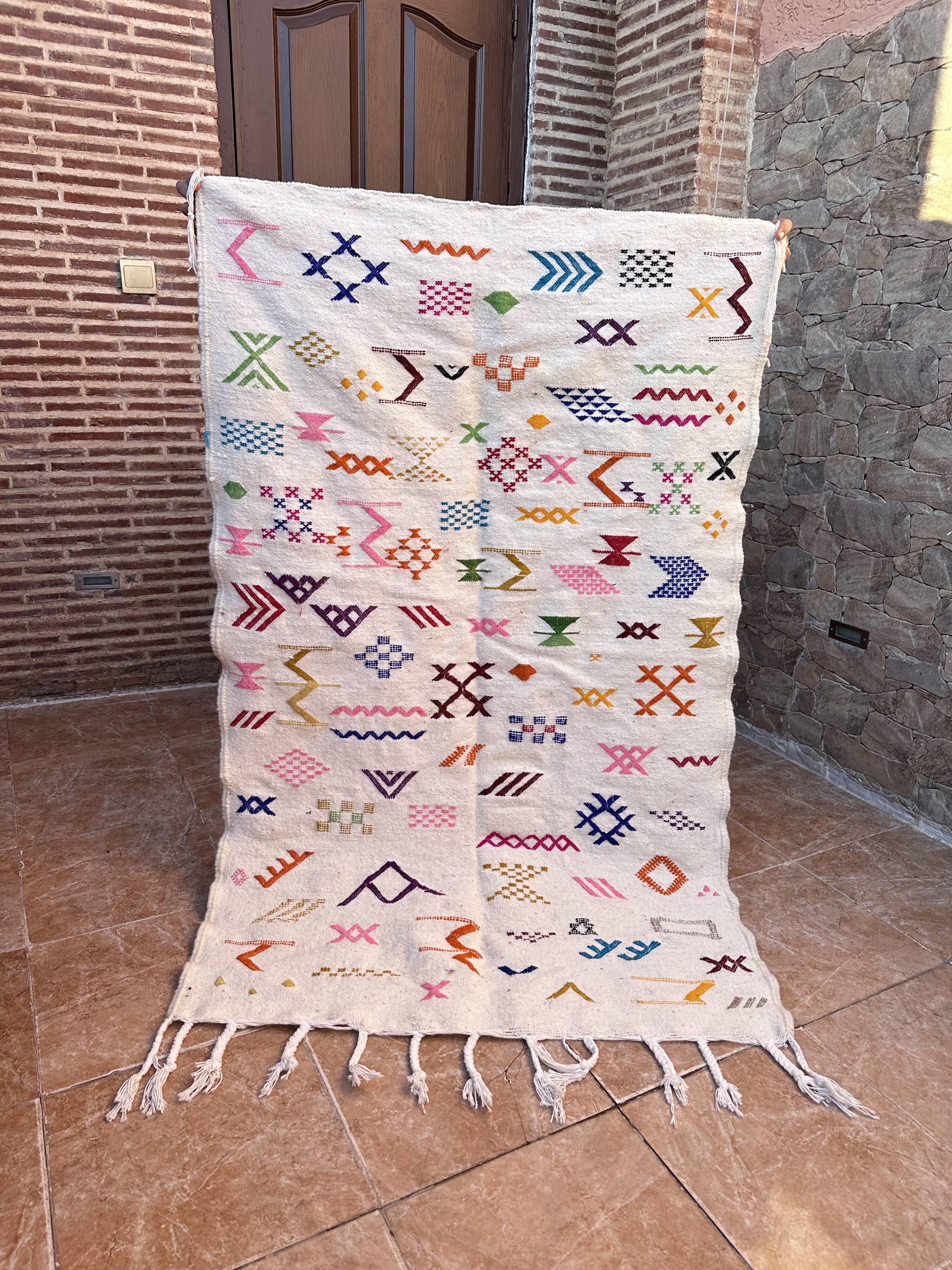 Handmade wool Berber rug – Colourful bohemian Moroccan kilim