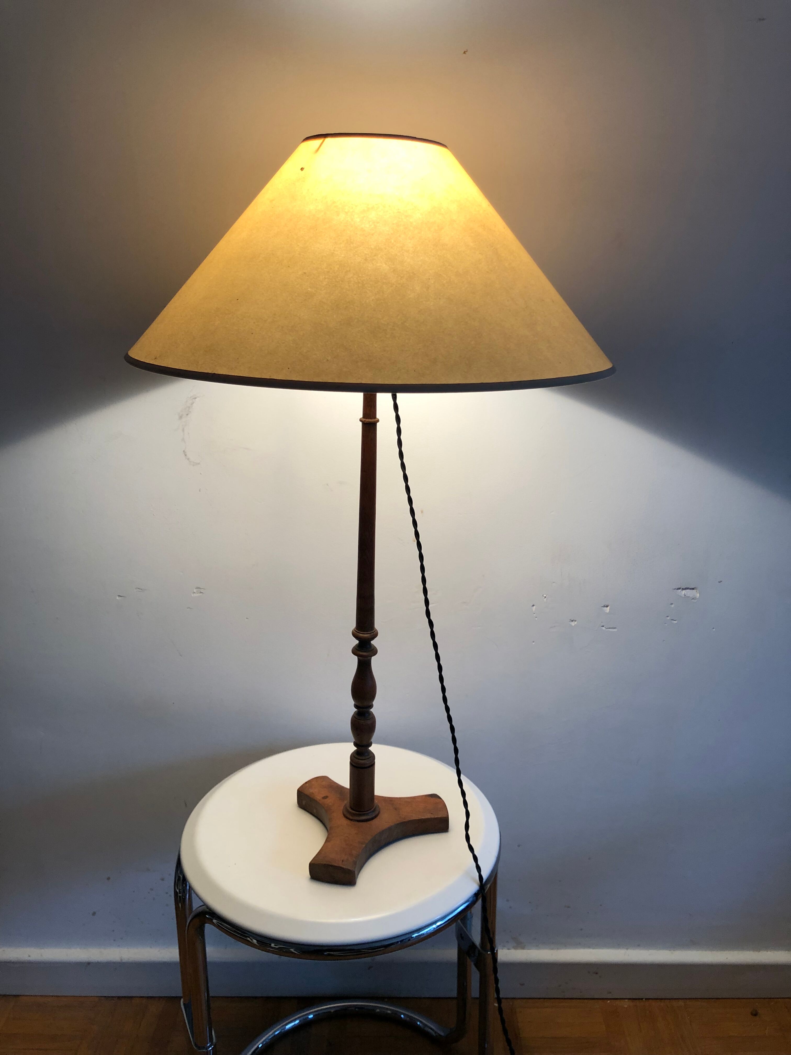 Vintage wooden lamp legs