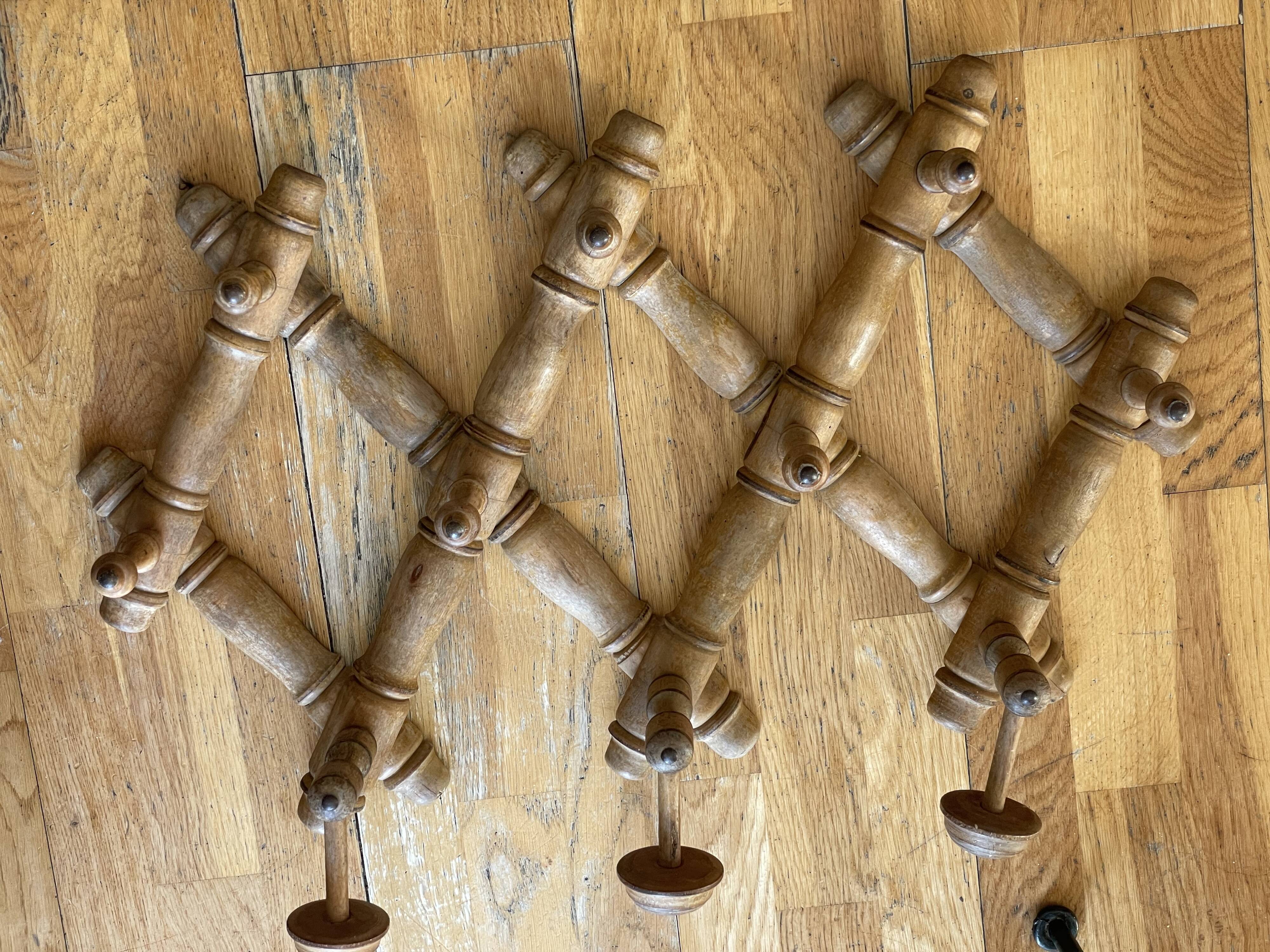 Wooden accordion coat rack