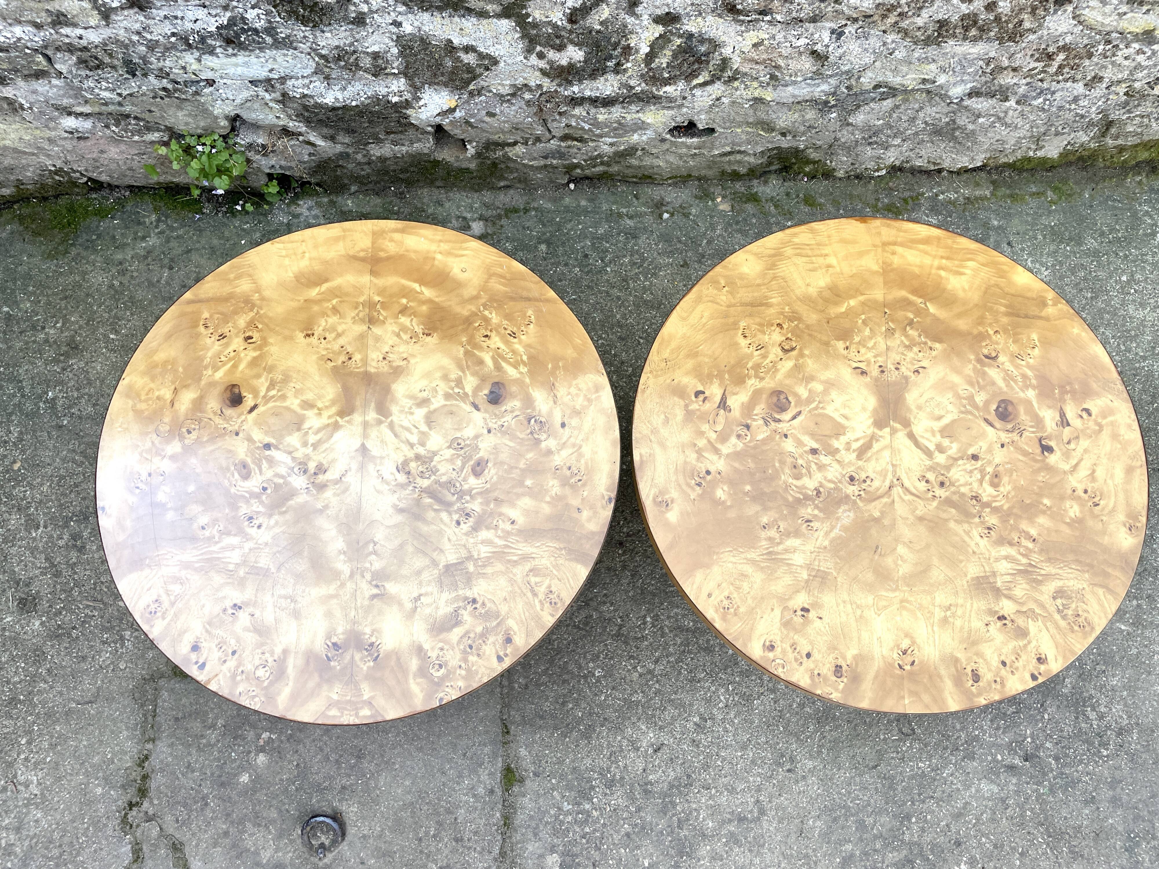 Pair of round coffee tables, burl veneer, 1980