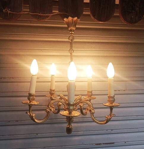 Antique gilded bronze chandelier in Louis XVI style, 5 lights, in working condition.