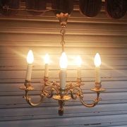 Antique gilded bronze chandelier in Louis XVI style, 5 lights, in working condition.