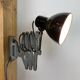 Lampe murale à ciseaux en émail noir industriel, années 1950