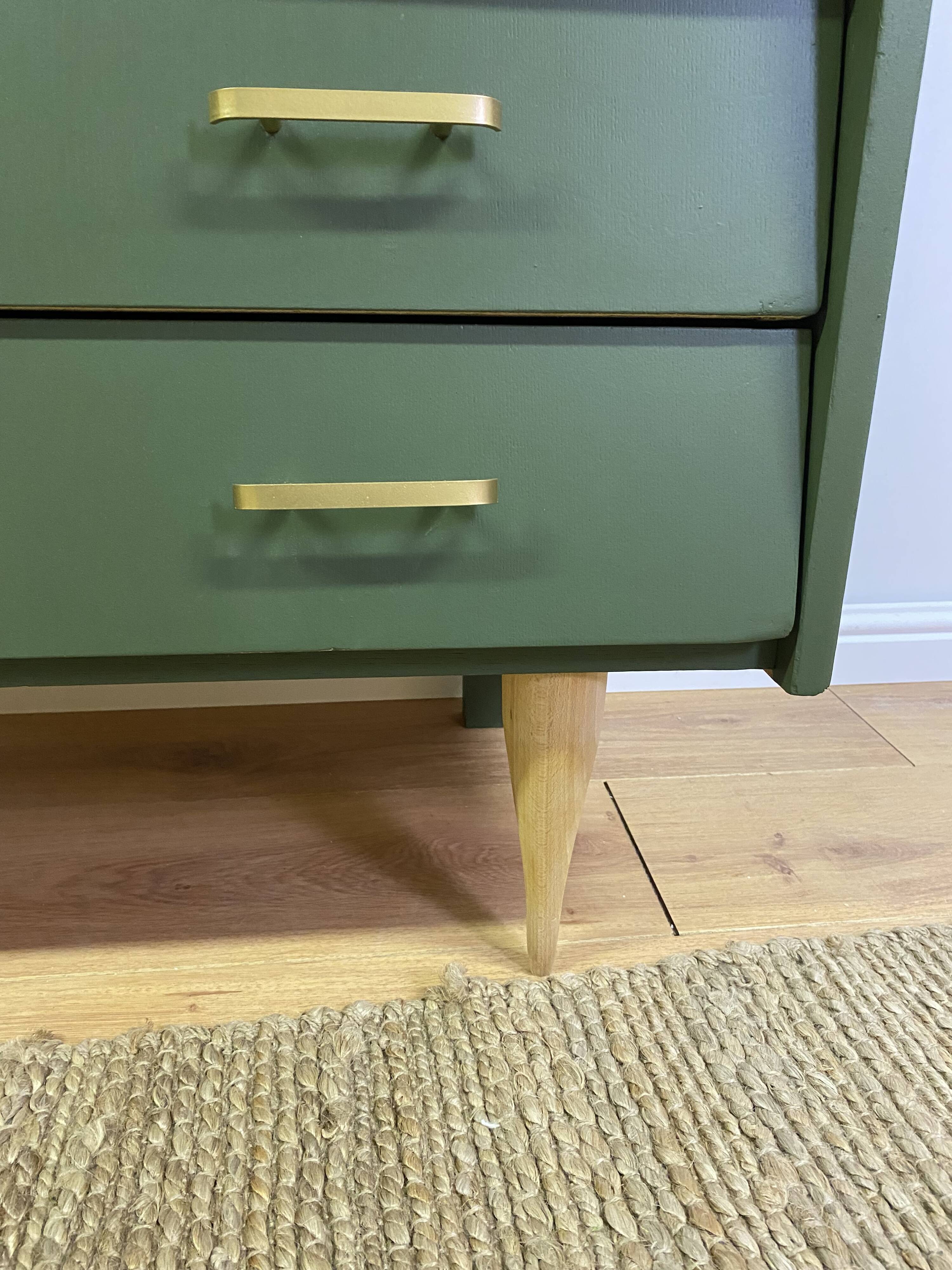 Vintage chest of drawers