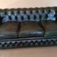 Canapé Chesterfield cuir vert trois places