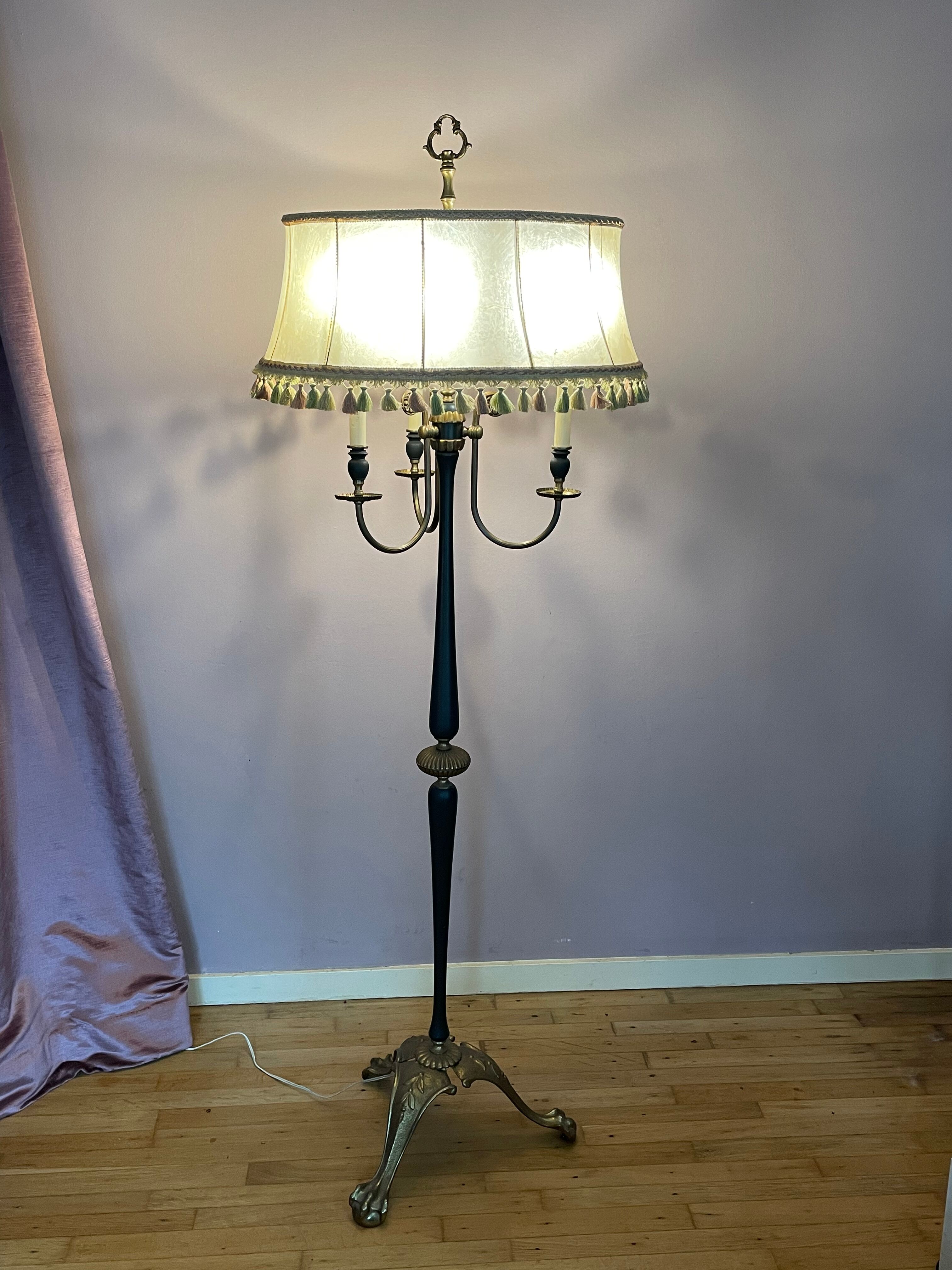 Vintage floor lamp in black and gold metal with lampshades