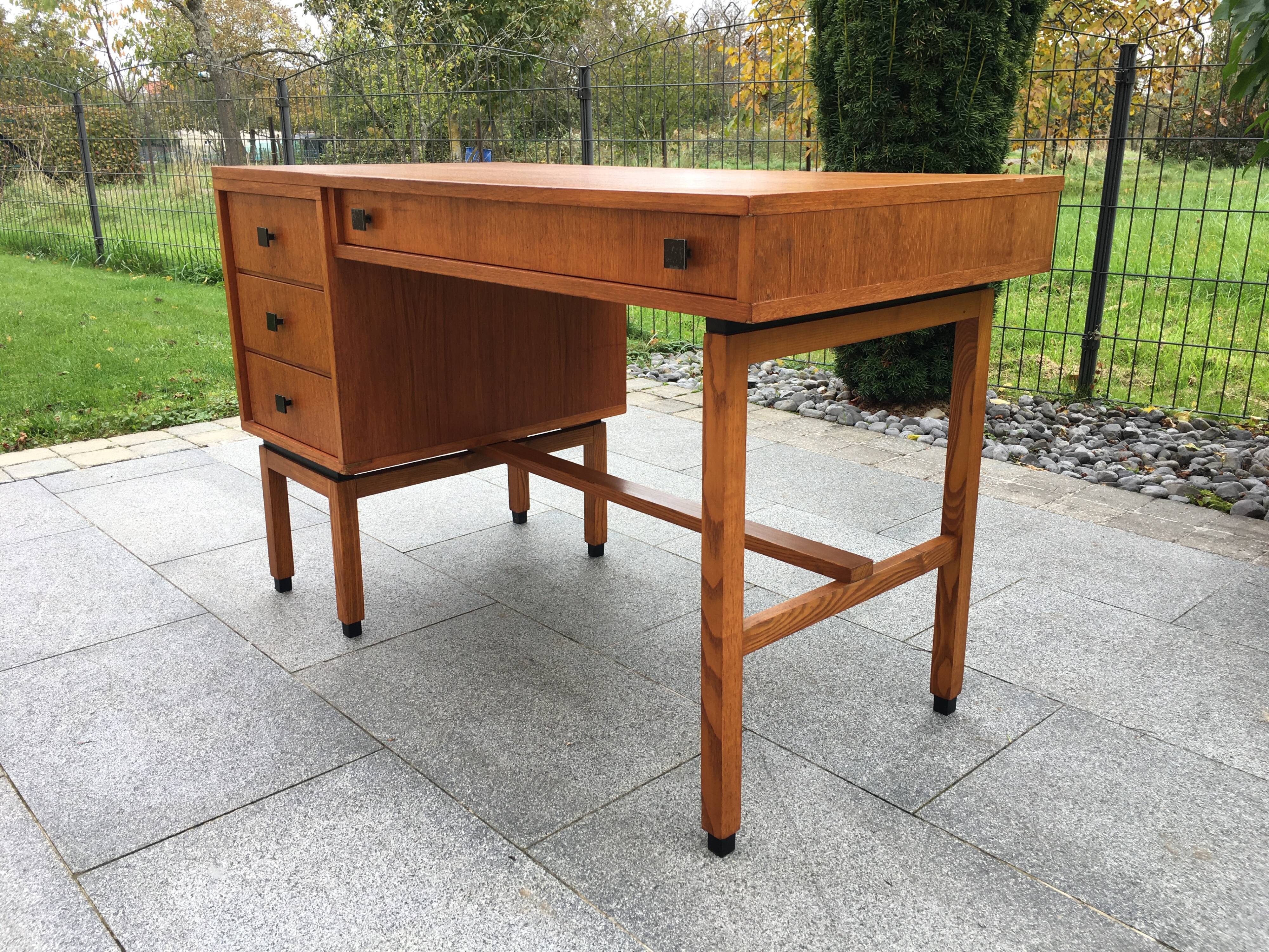 Bureau moderniste MDK en teck Belgique années 60