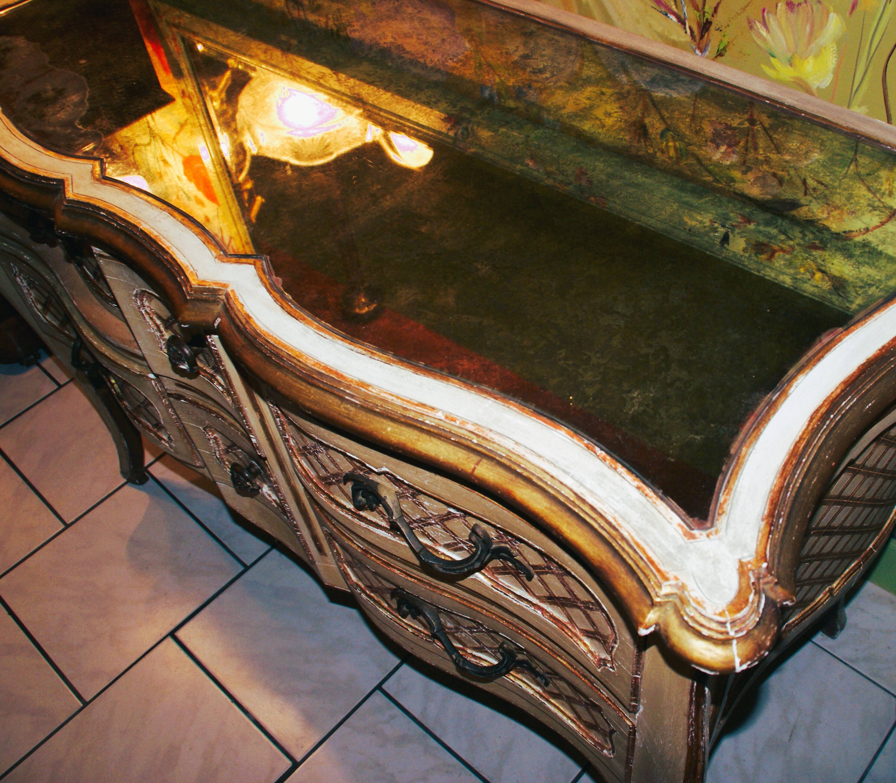 Commode 1900 galbée de style Louis xv