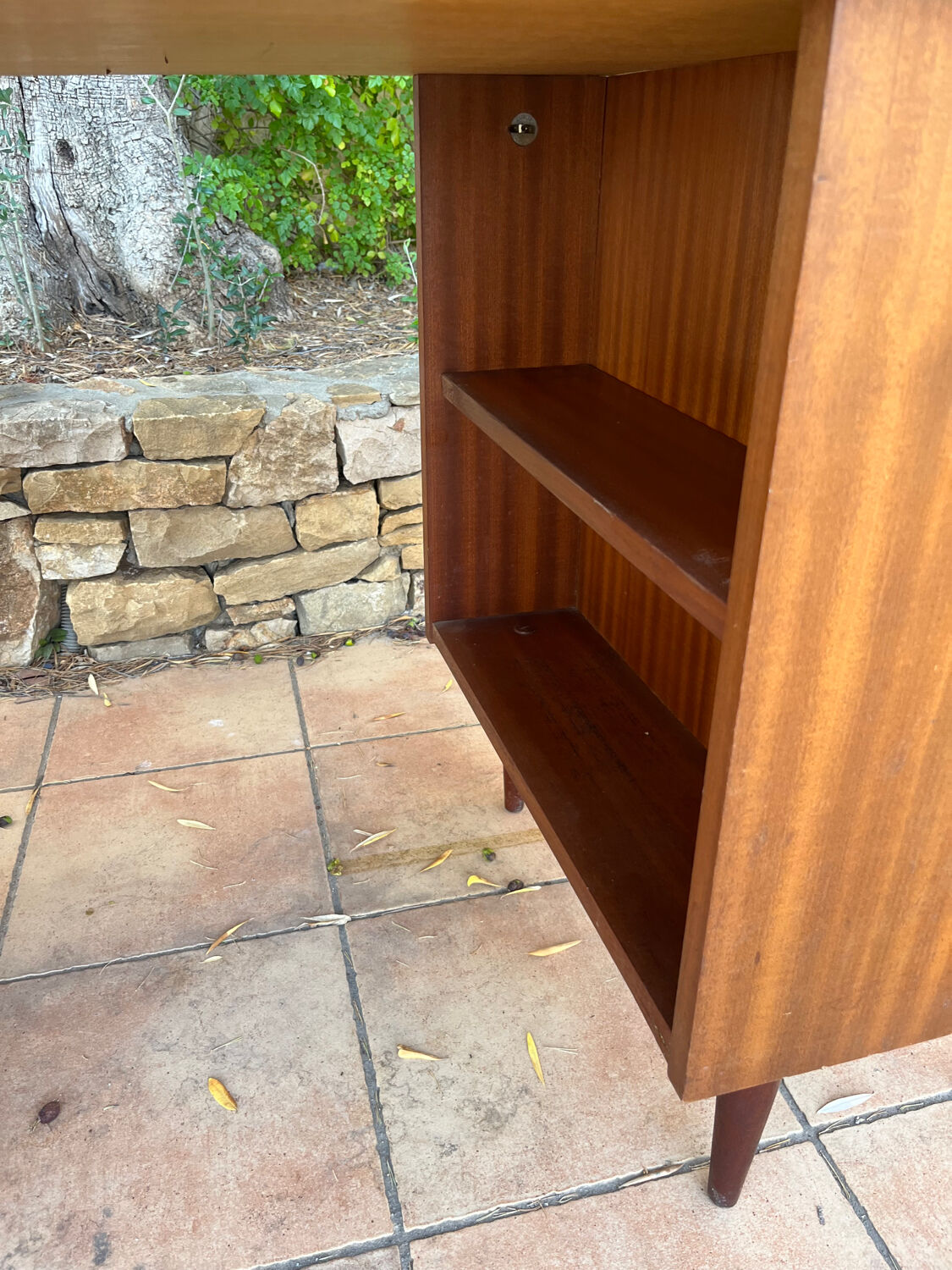 Office 60s/70s feet pencils and small shelves