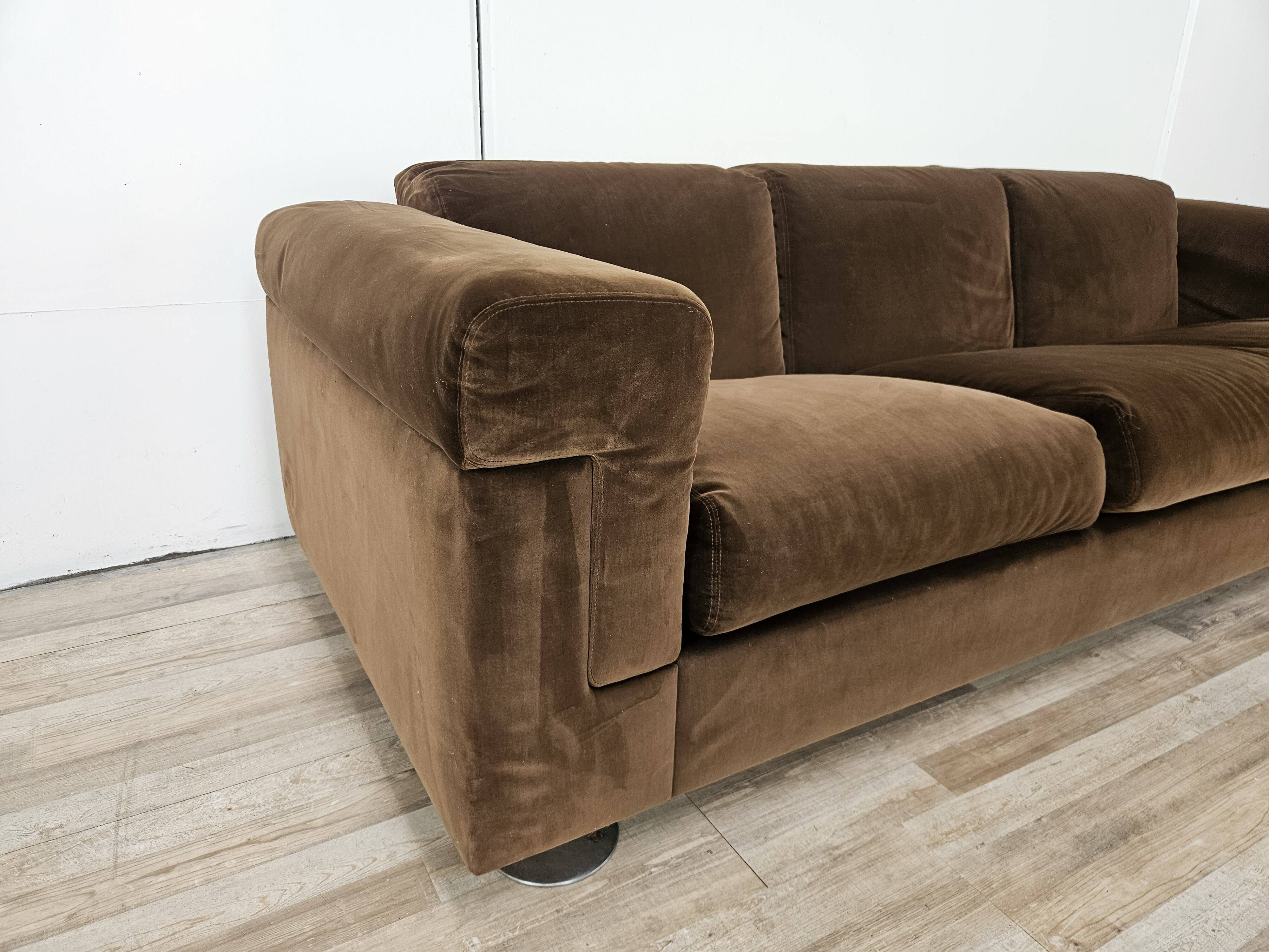 Tecno D120 three-seater sofa by Valeria Borsani and Alfredo Bonetti, 1966