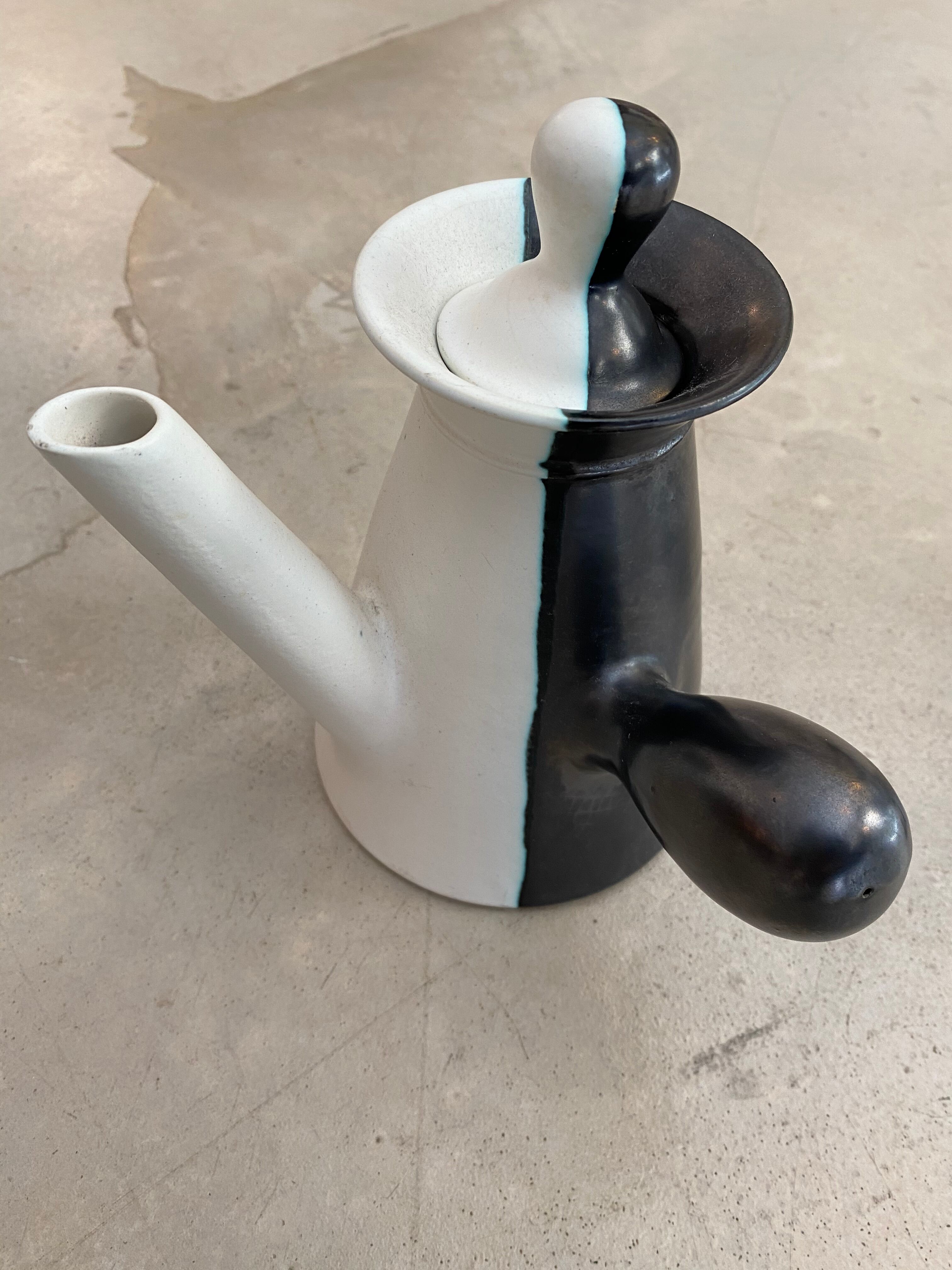 Teapot and milk pot