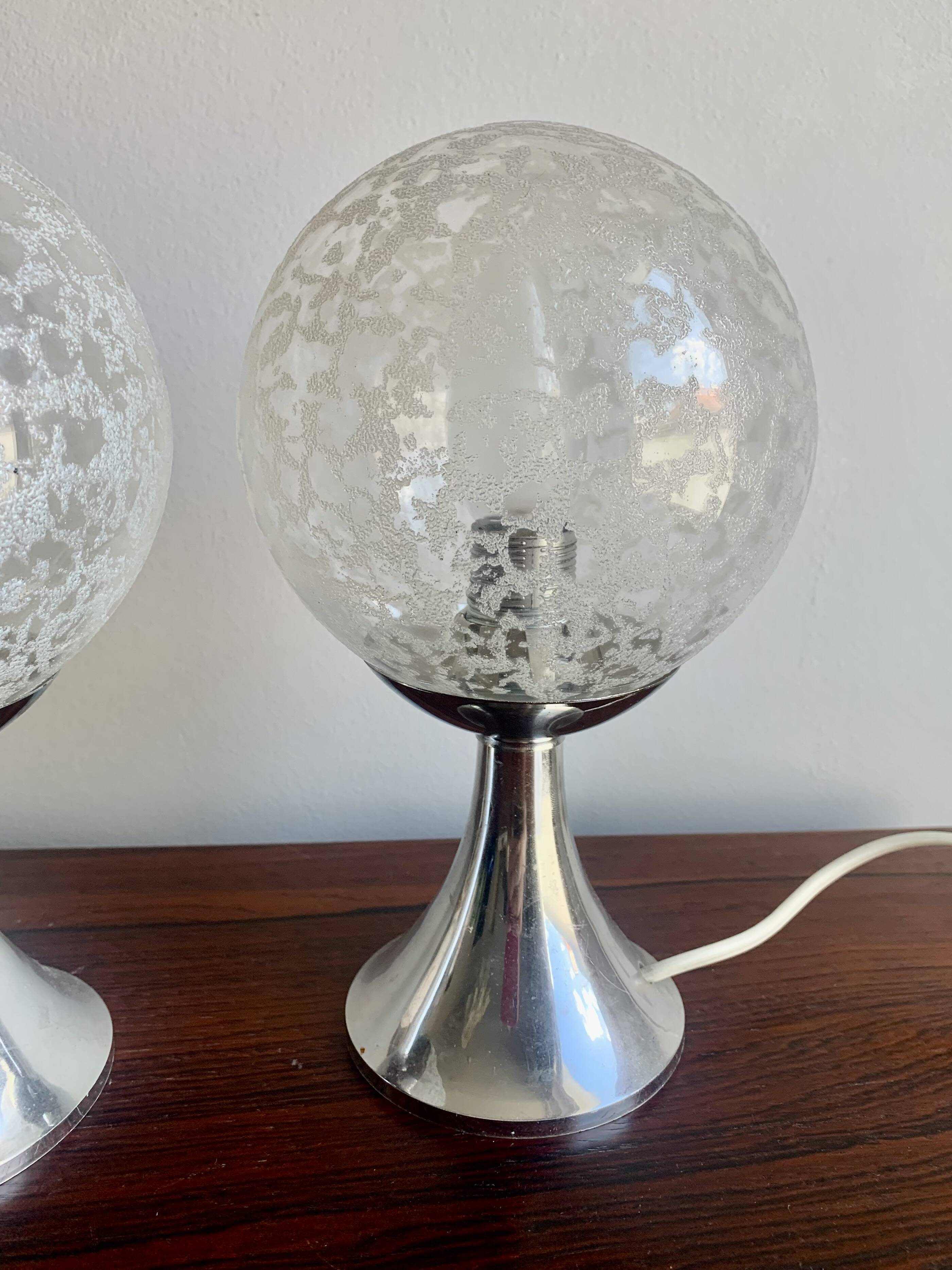 Pair of Mid-Century Chrome Table Lamps with Frosted Globe Shades – Space Ag
