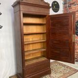 Cornice cabinet