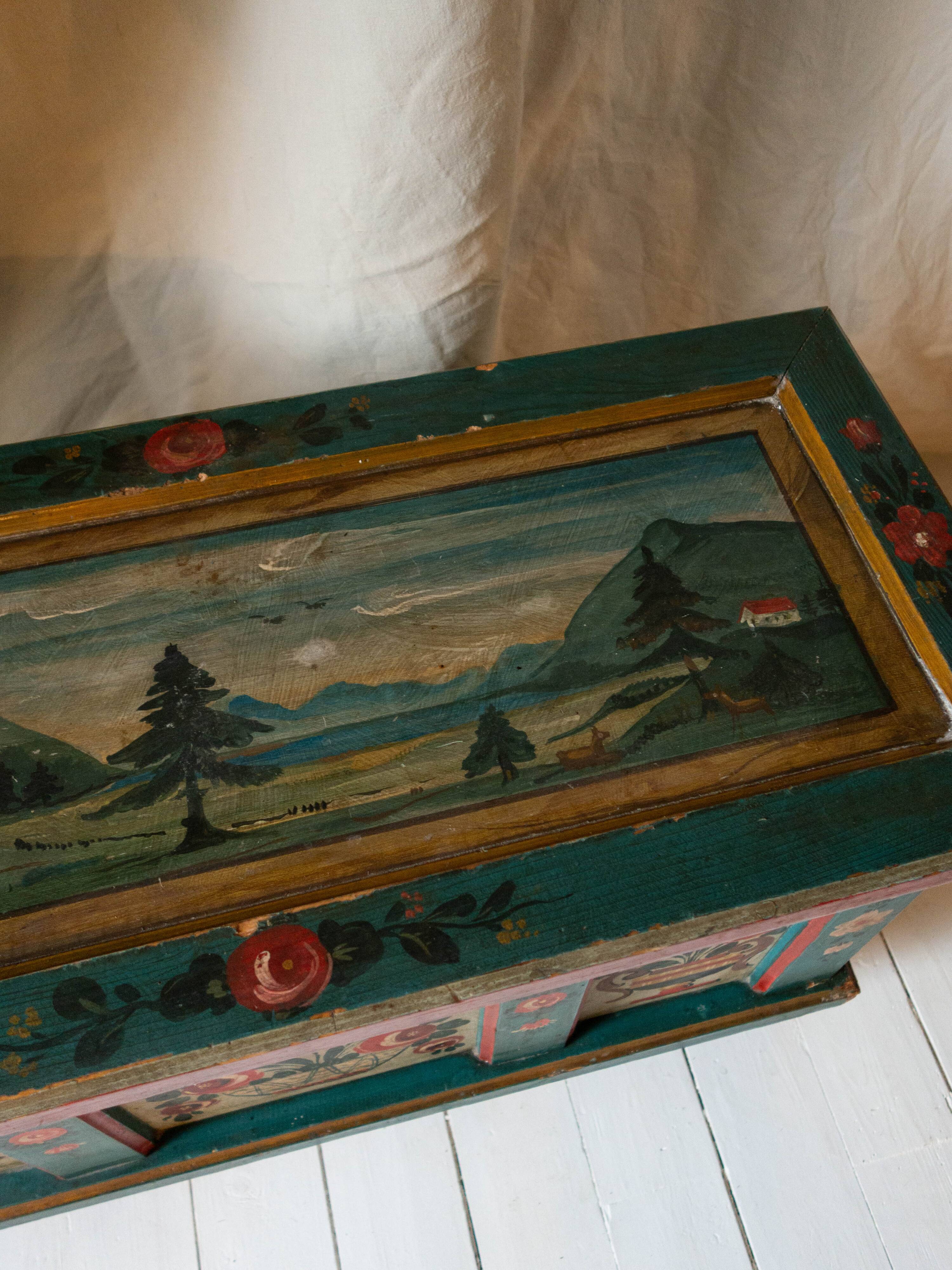 Banc-coffre vintage en bois peint, art populaire