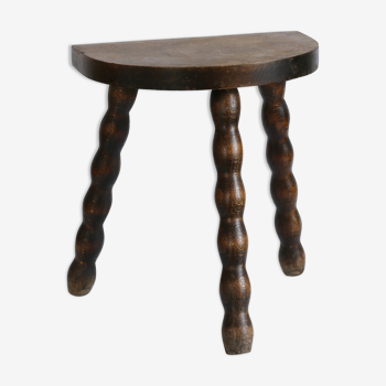 Tripod stool with turned feet