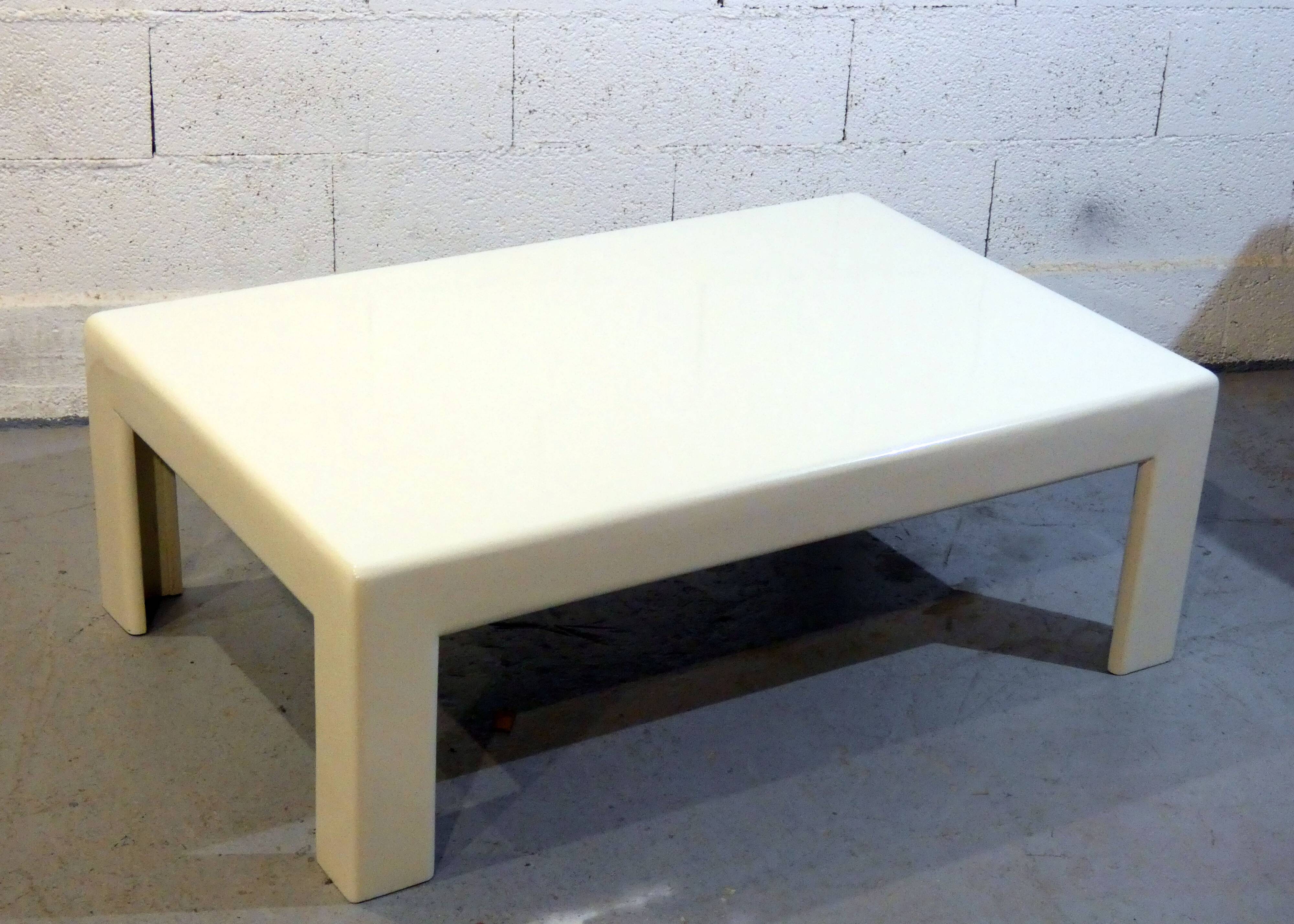 Laqué wooden coffee table