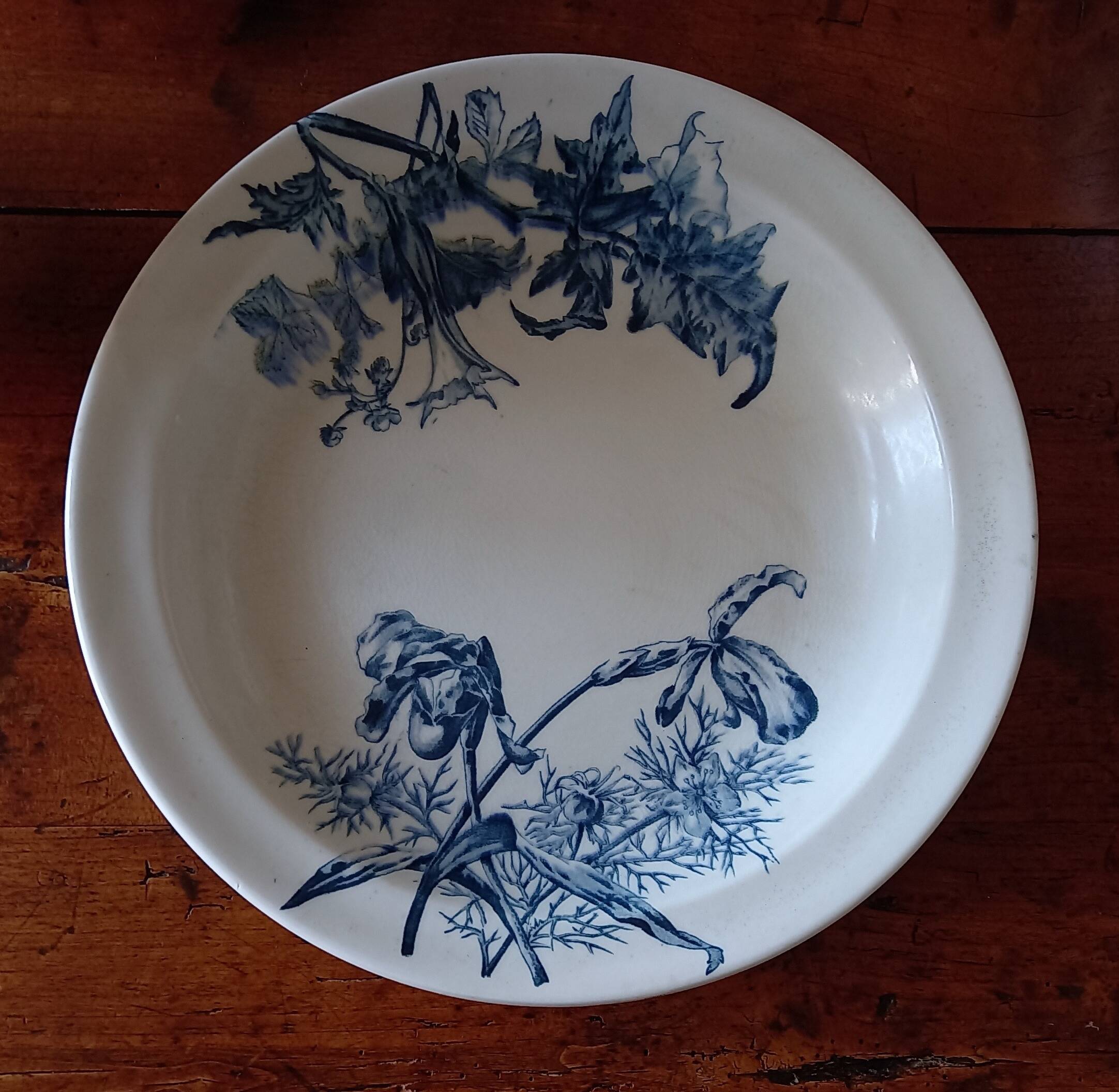Round plate, ironstone, Clairefontaine Sanejouand & Graves 1890 "Flowers"