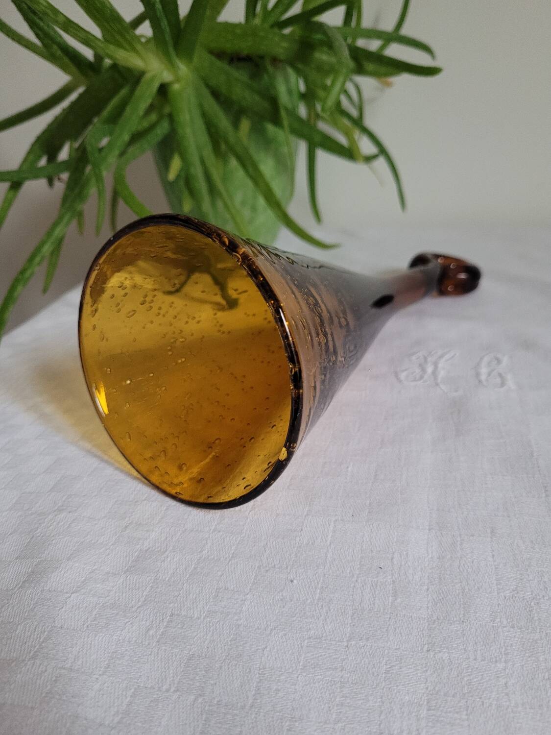 Pomponnette amber champagne Biot