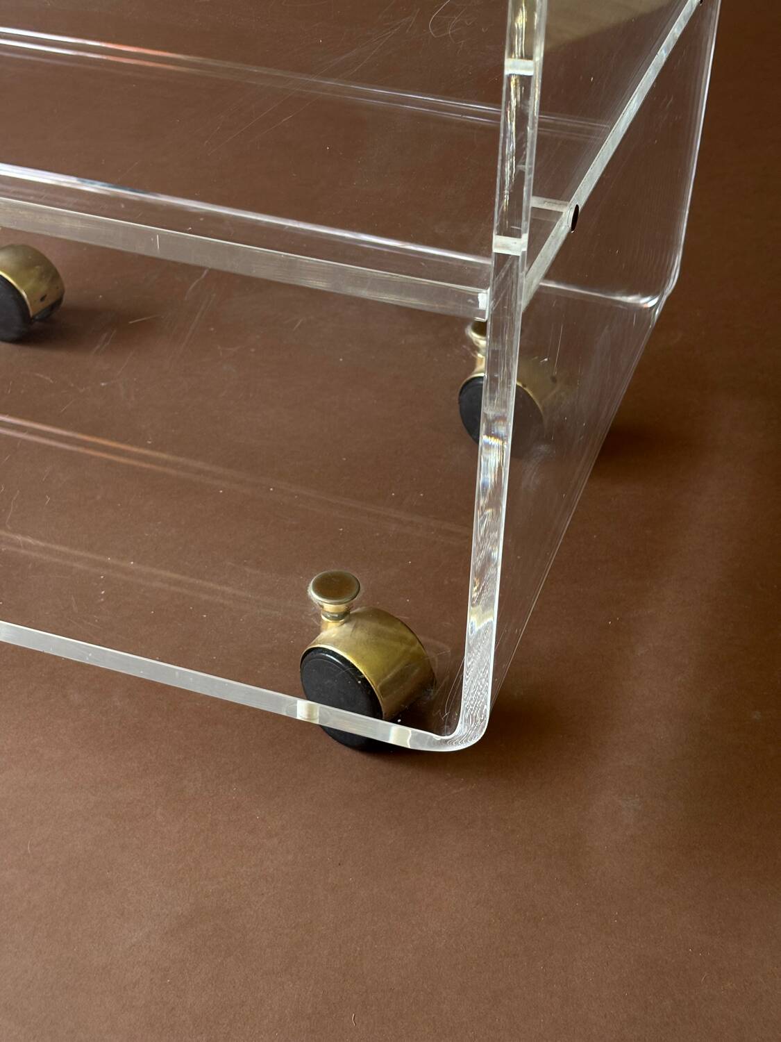 Coffee table, occasional furniture on wheels in Plexiglas 1970