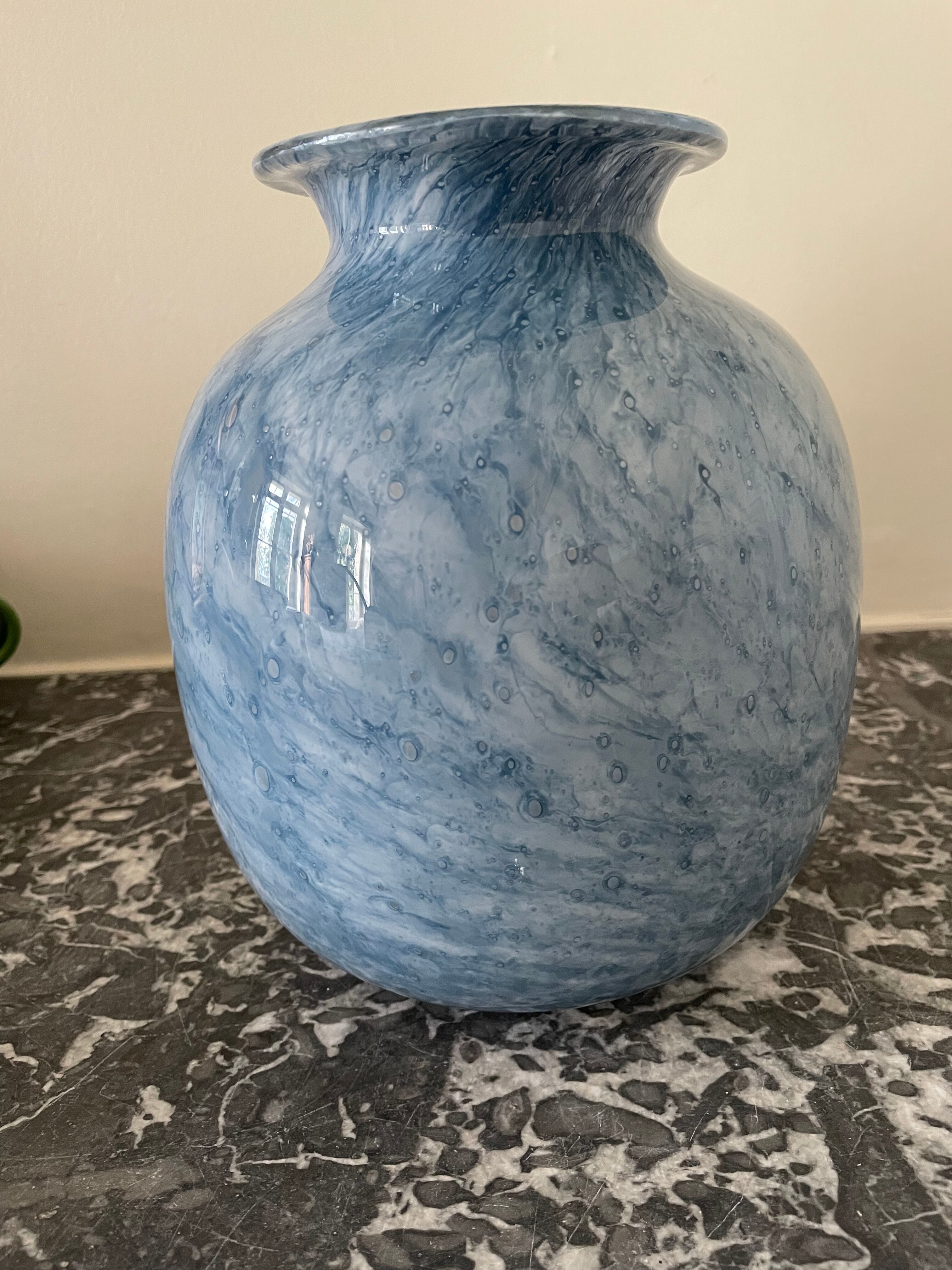 Glass vase