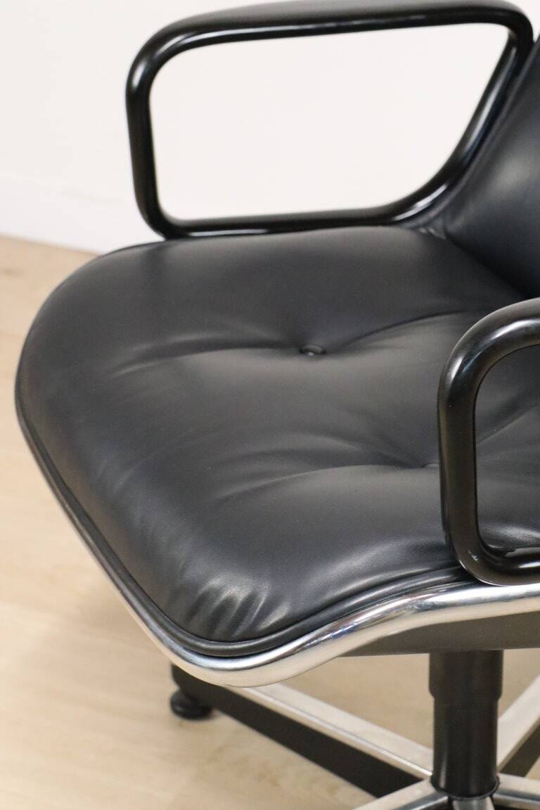 Charles Pollock leather office chair, Knoll edition, 1970