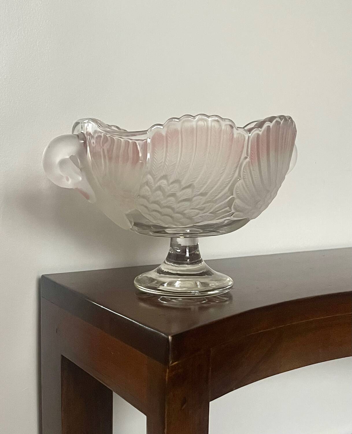 Moulded glass swan bowls