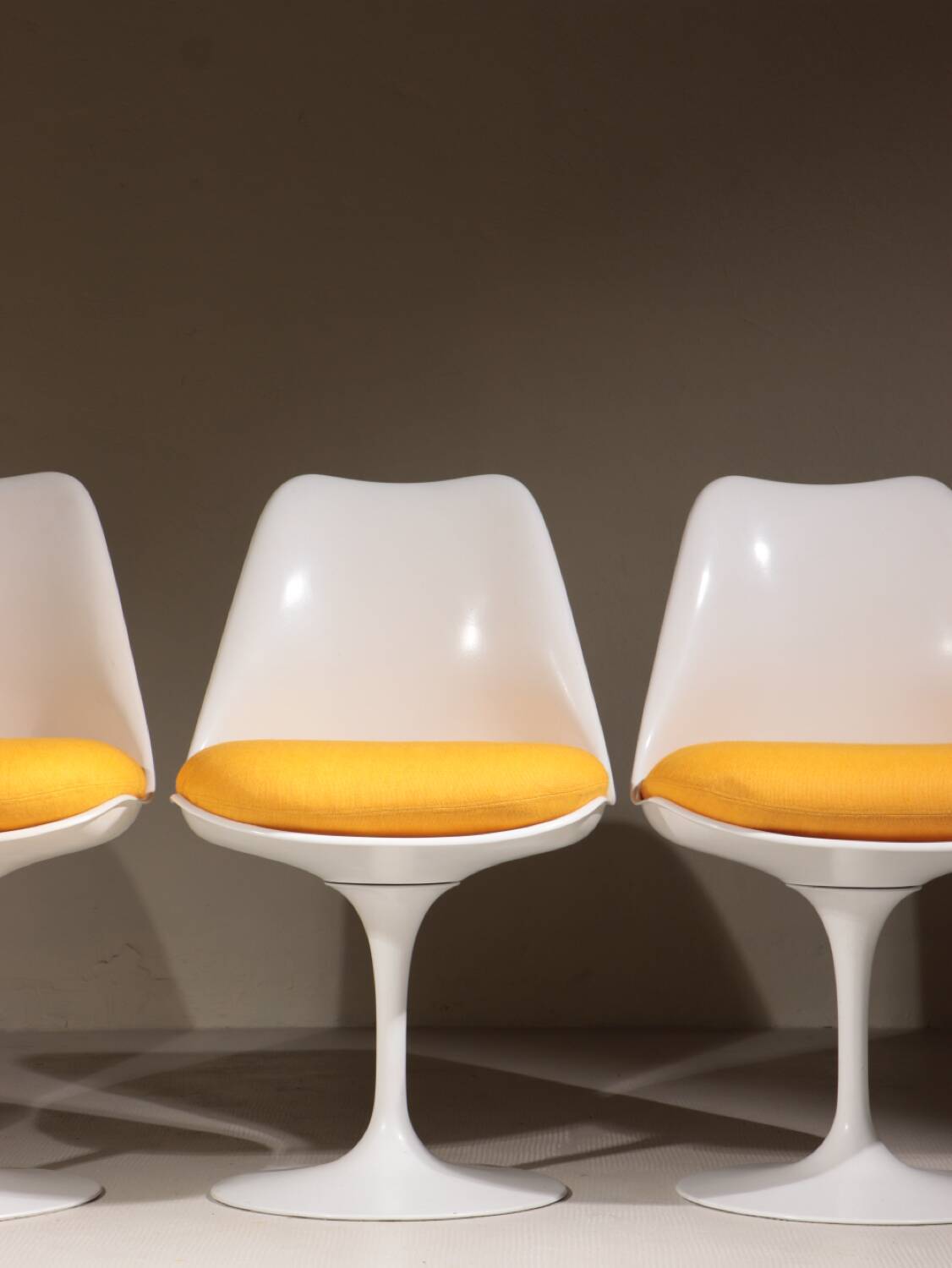 Saarinen Knoll Dining Room Set
